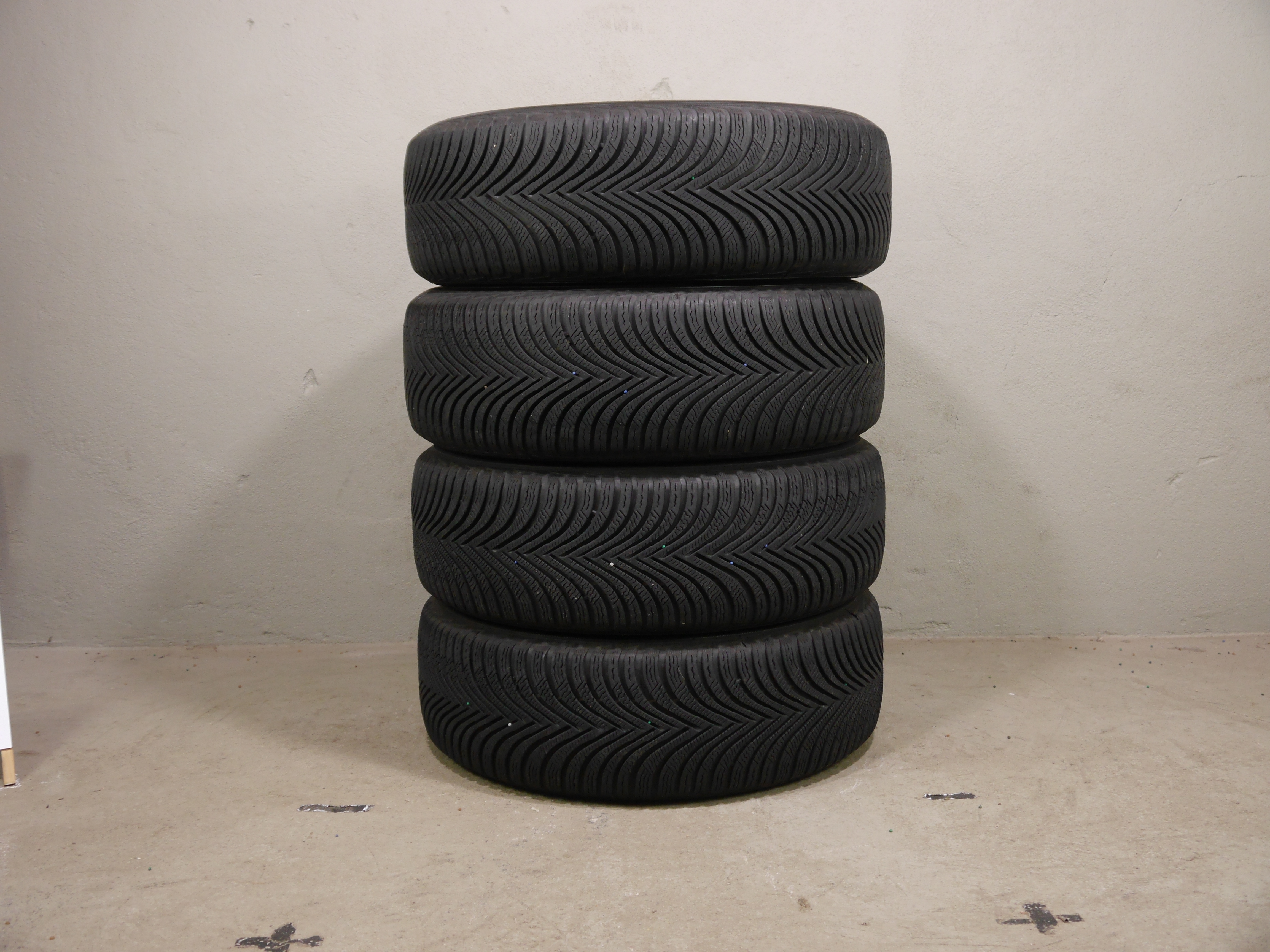 Audi A4 Allroad Aluradsatz – Winter 225/55 R17 97H – 8W9601025D