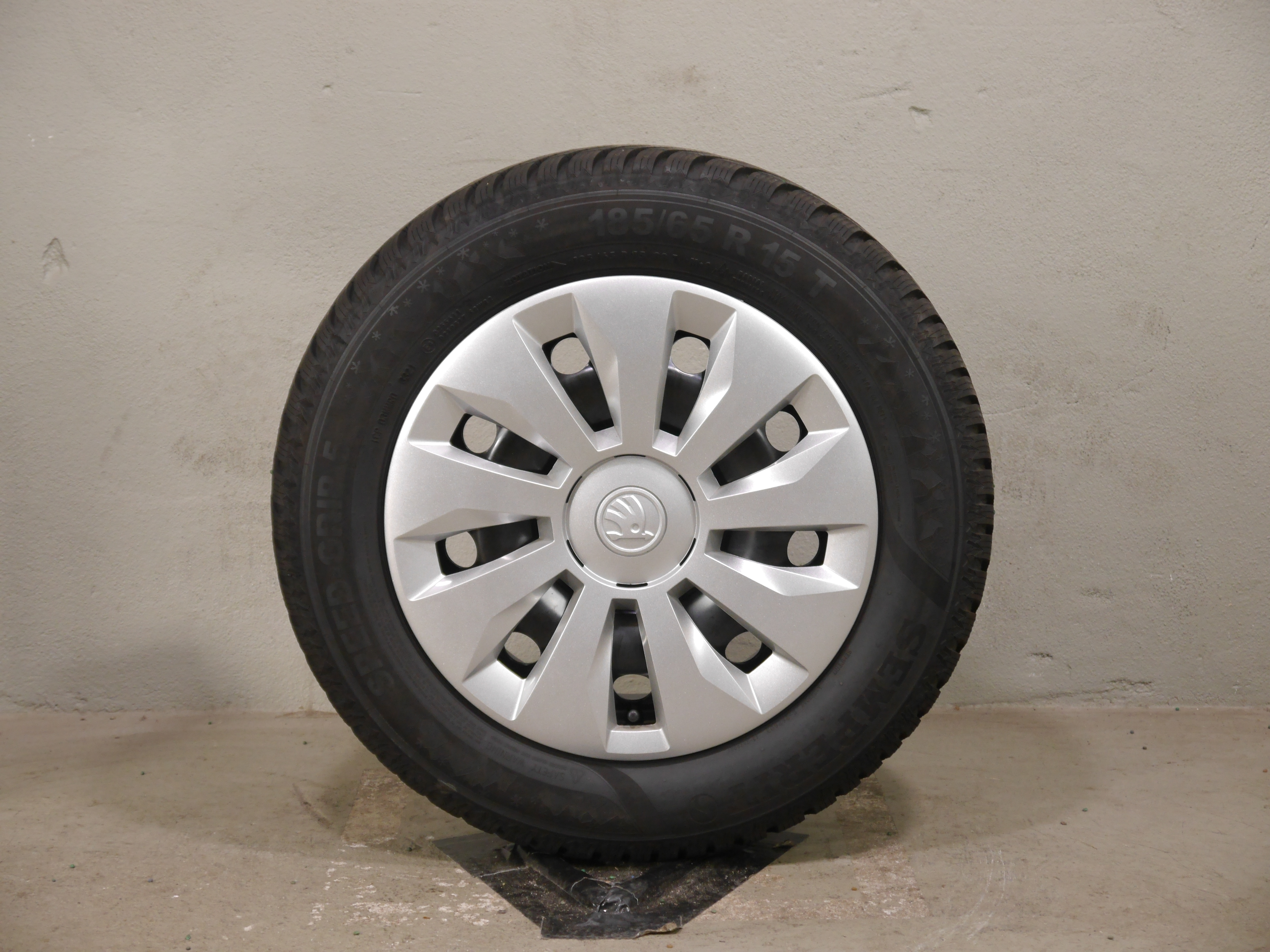 ŠKODA Fabia Stahlradsatz – Winter 185/65 R15 88T (AO) – 2Q0601027AG/AH