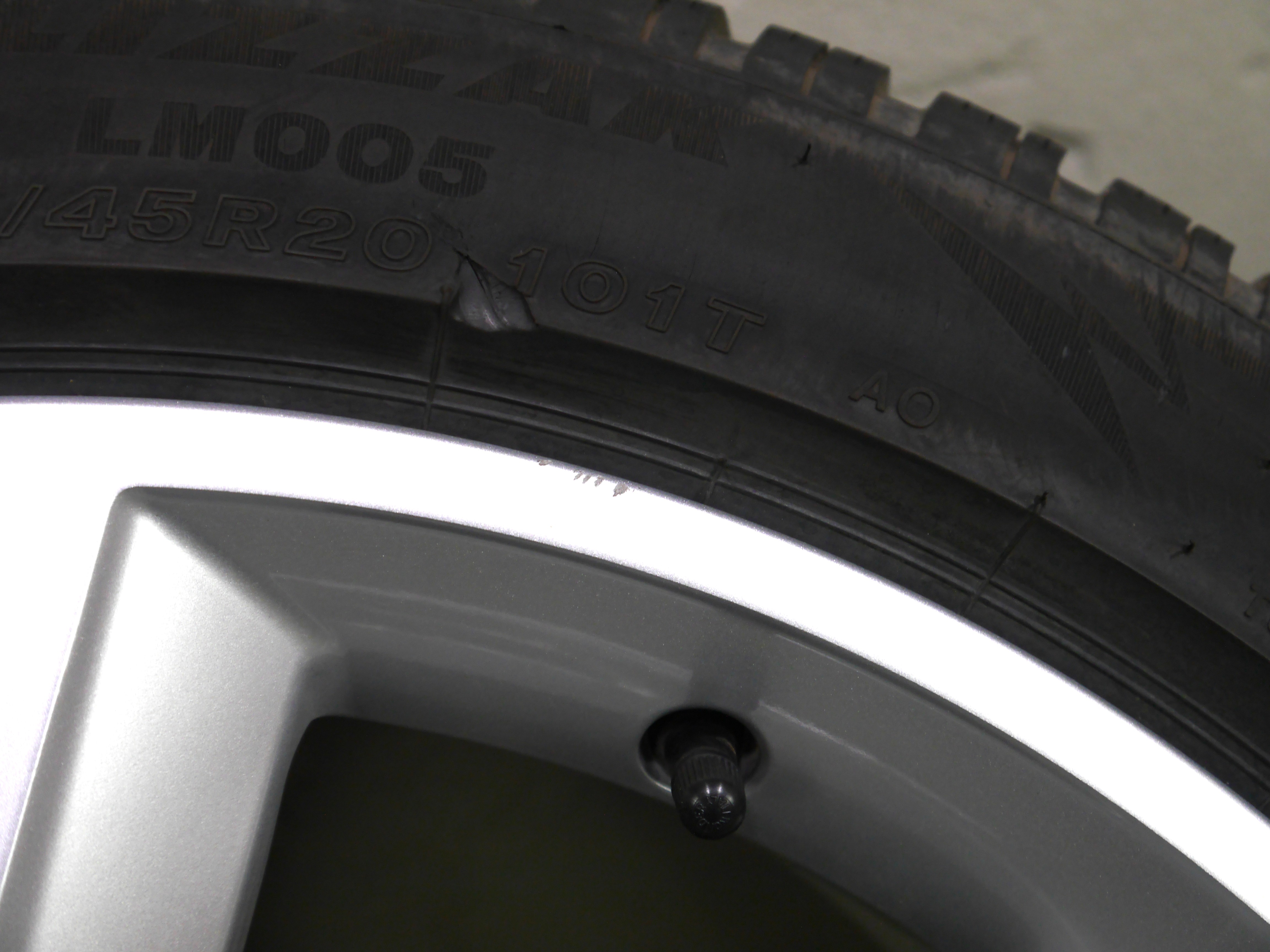 Audi Q4 Sportback e-tron (F4) Aluradsatz – Winter 235/50 R20 100T, 255/45 R20 101T 89A601025AP