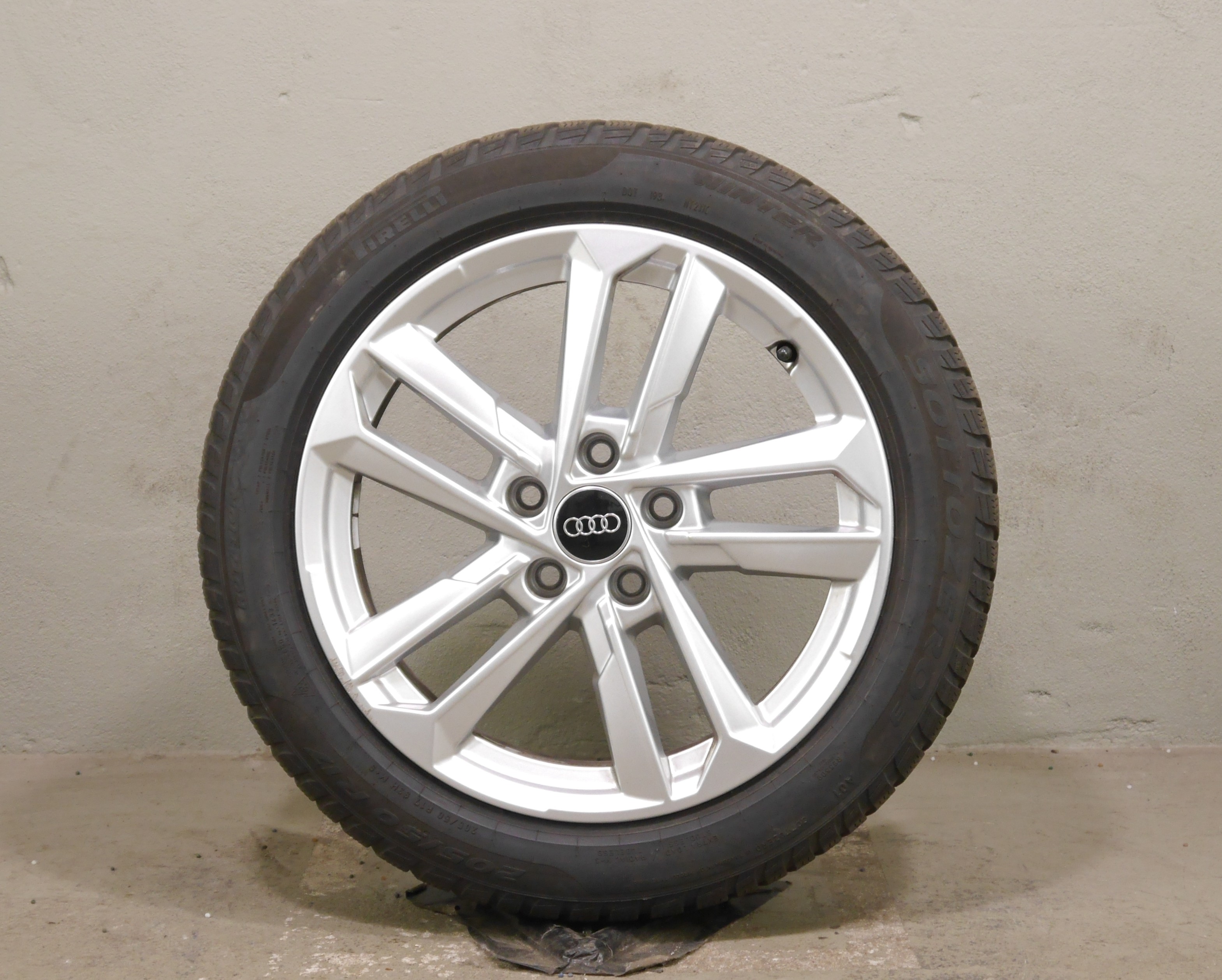 Audi A3 (8Y) Sportback Aluradsatz – Winter 205/50 R17 93H (AO1) – 8Y0601025L
