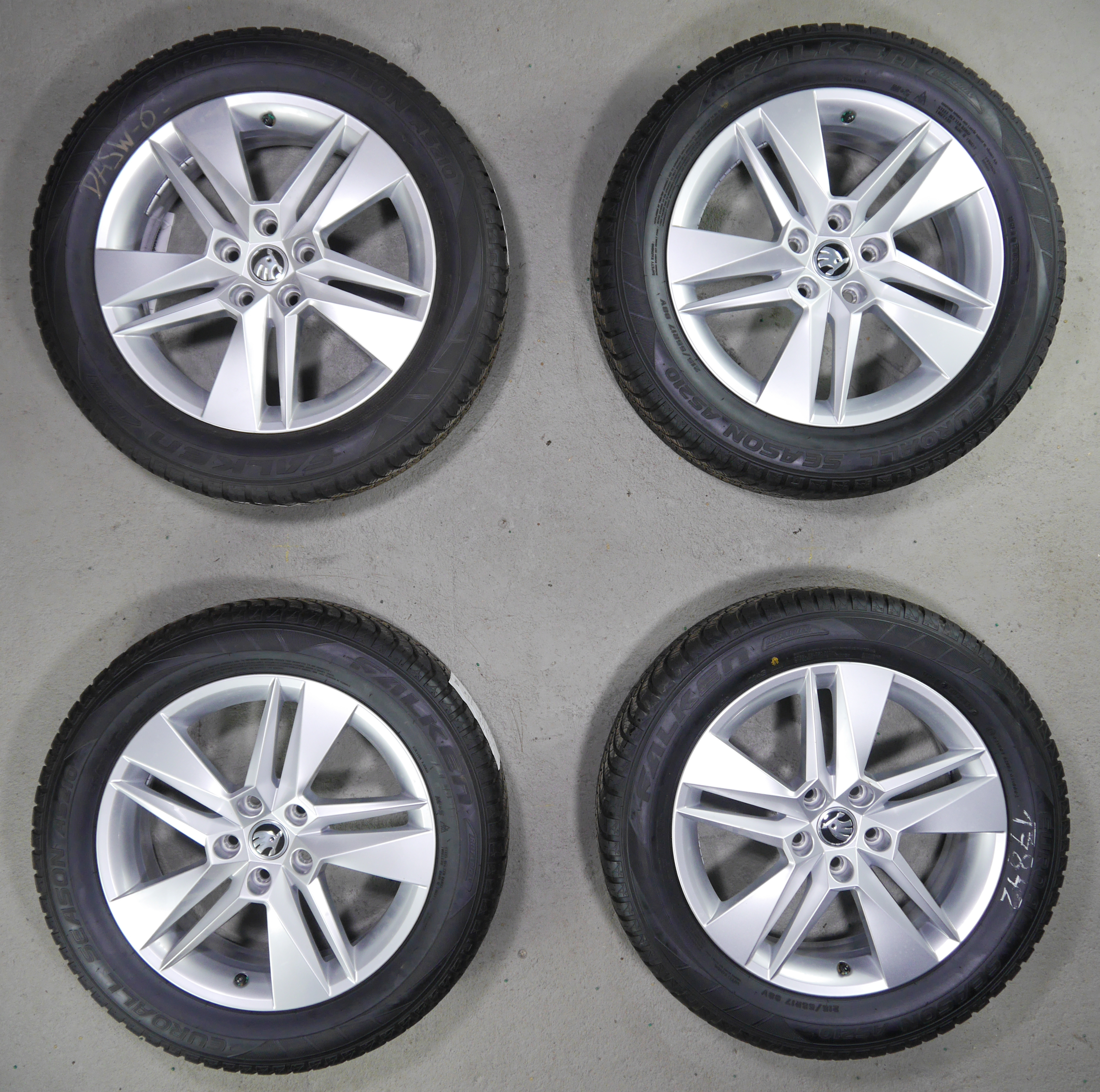 ŠKODA Superb Aluradsatz – Allwetter 215/55 R17 98V – 3V0601025BH