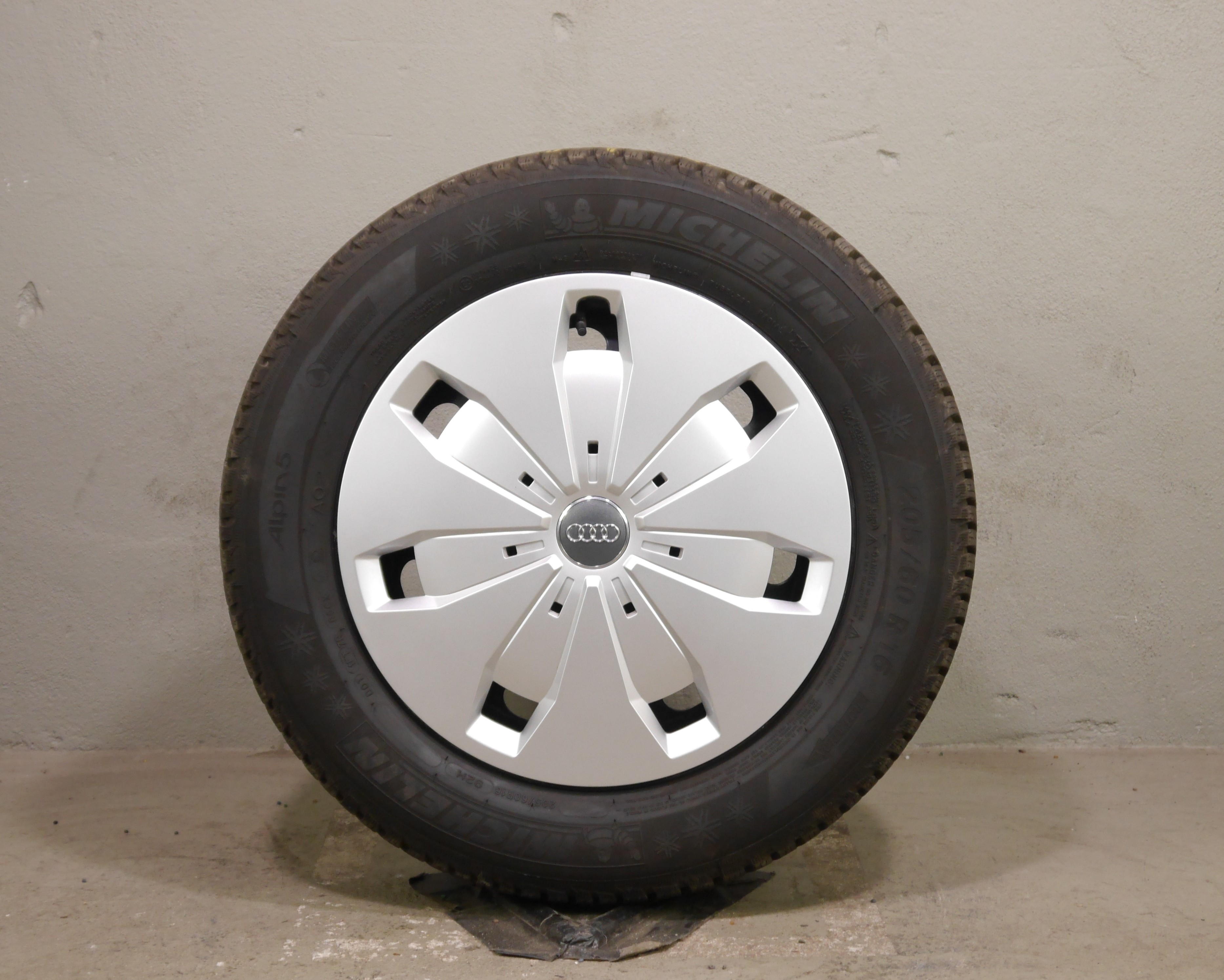 Audi Q2 Stahlradsatz – Winter 205/60 R16 92H (AO) – 5Q0601027CJ
