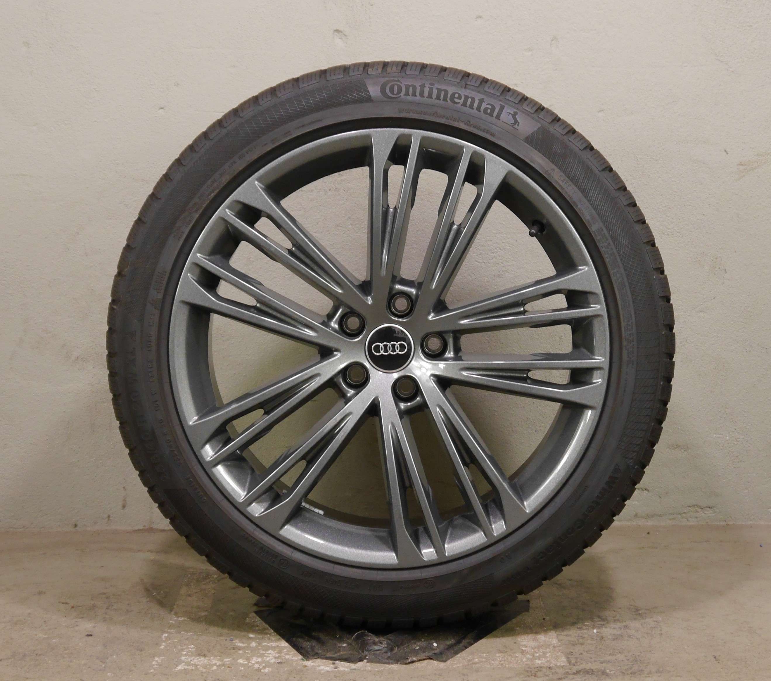 Audi A7 (4K) Sportback Aluradsatz – Winter 255/40 R20 101W (AO) – 4K8601025BH