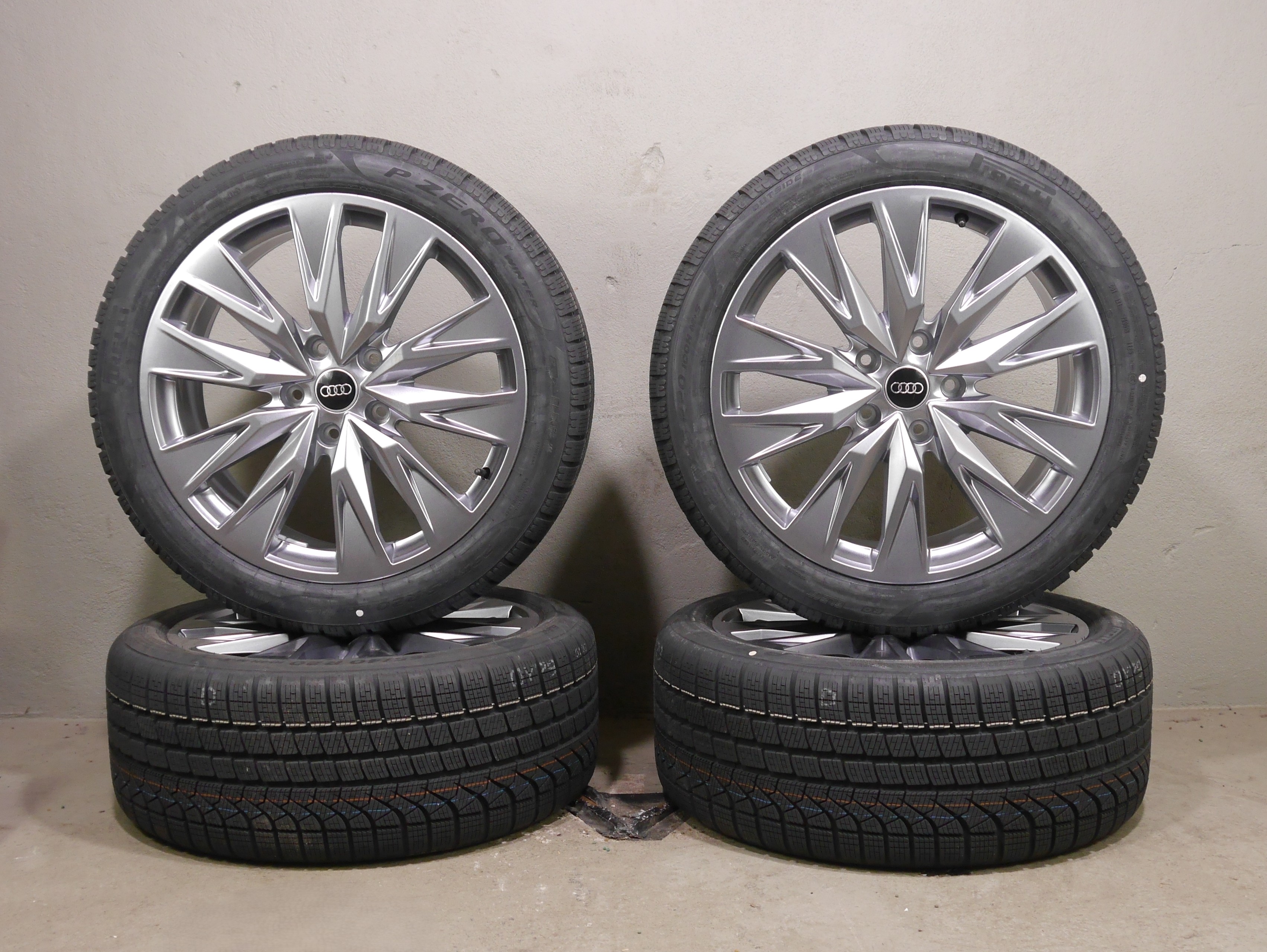 Audi A6 GH Avant e-tron Aluradsatz – Winter 235/45 R20 100H 265/40 R20 104H – 85E601025AR/AS