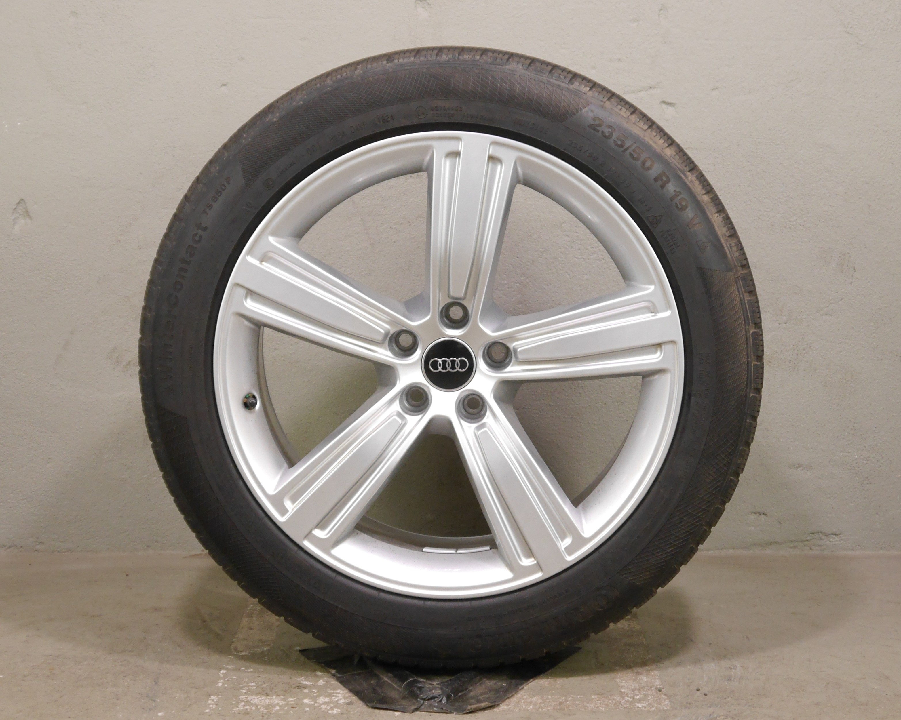 Audi A8 (4N) Aluradsatz – Winter 235/50 R19 99V– 4N0601025J