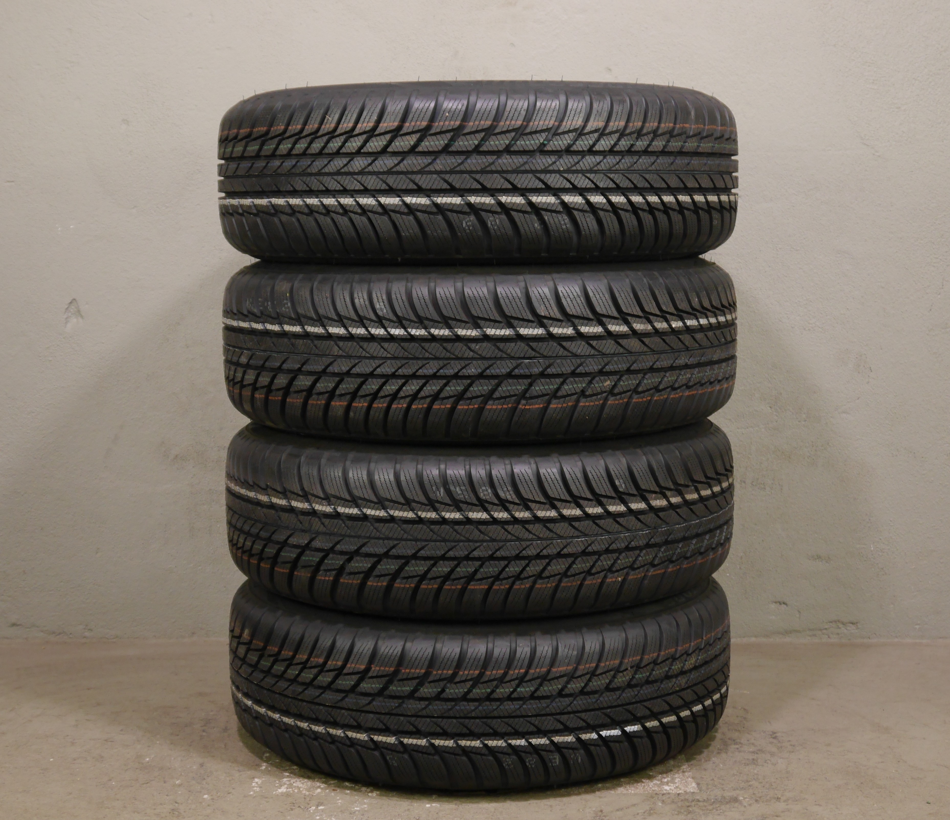VW Polo (AW) Aluradsatz – Winter 185/60 R16 90H – 2G0601025AF