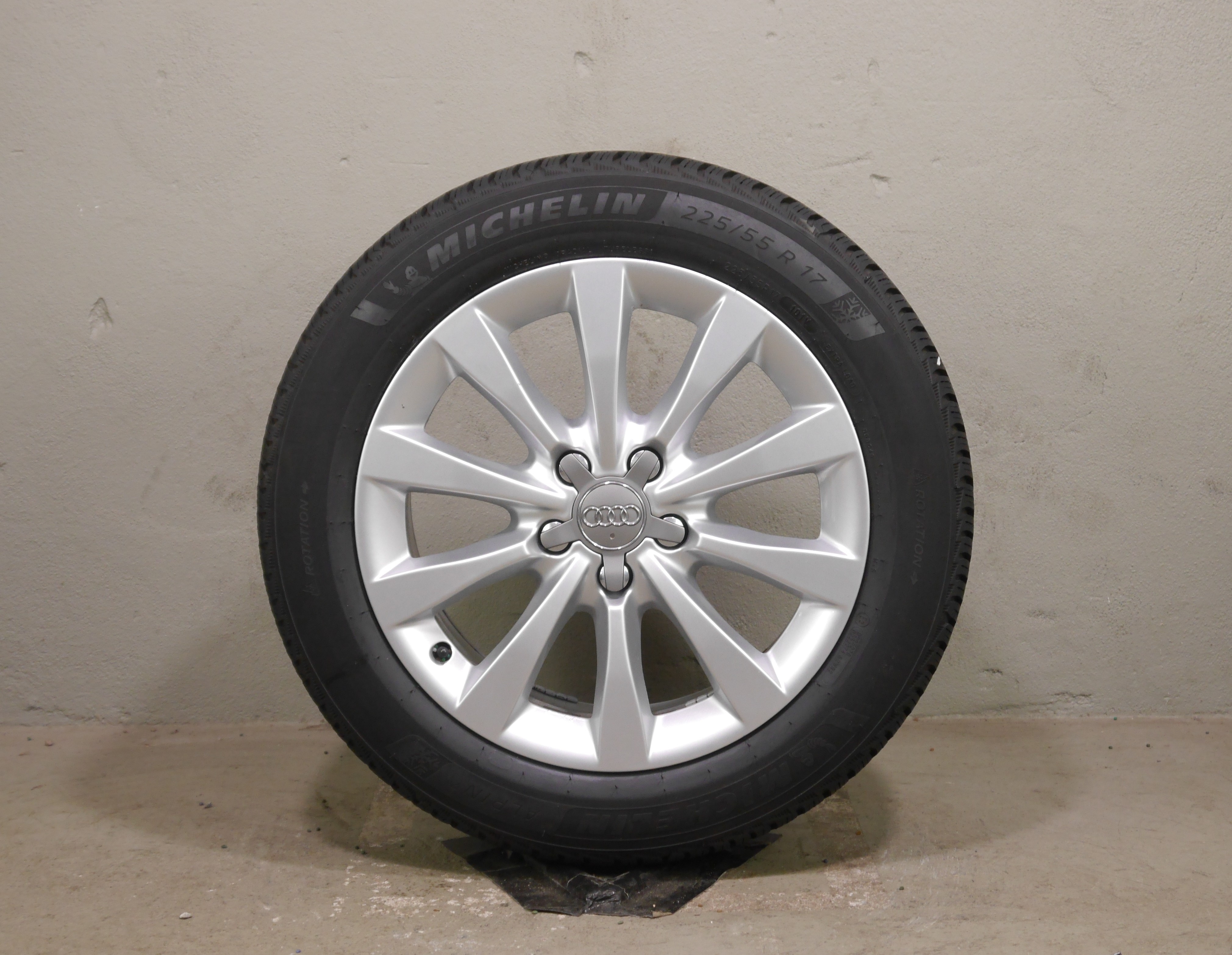 Audi A6 Aluradsatz – Winter 225/55 R17 101V – 4G0601025BH