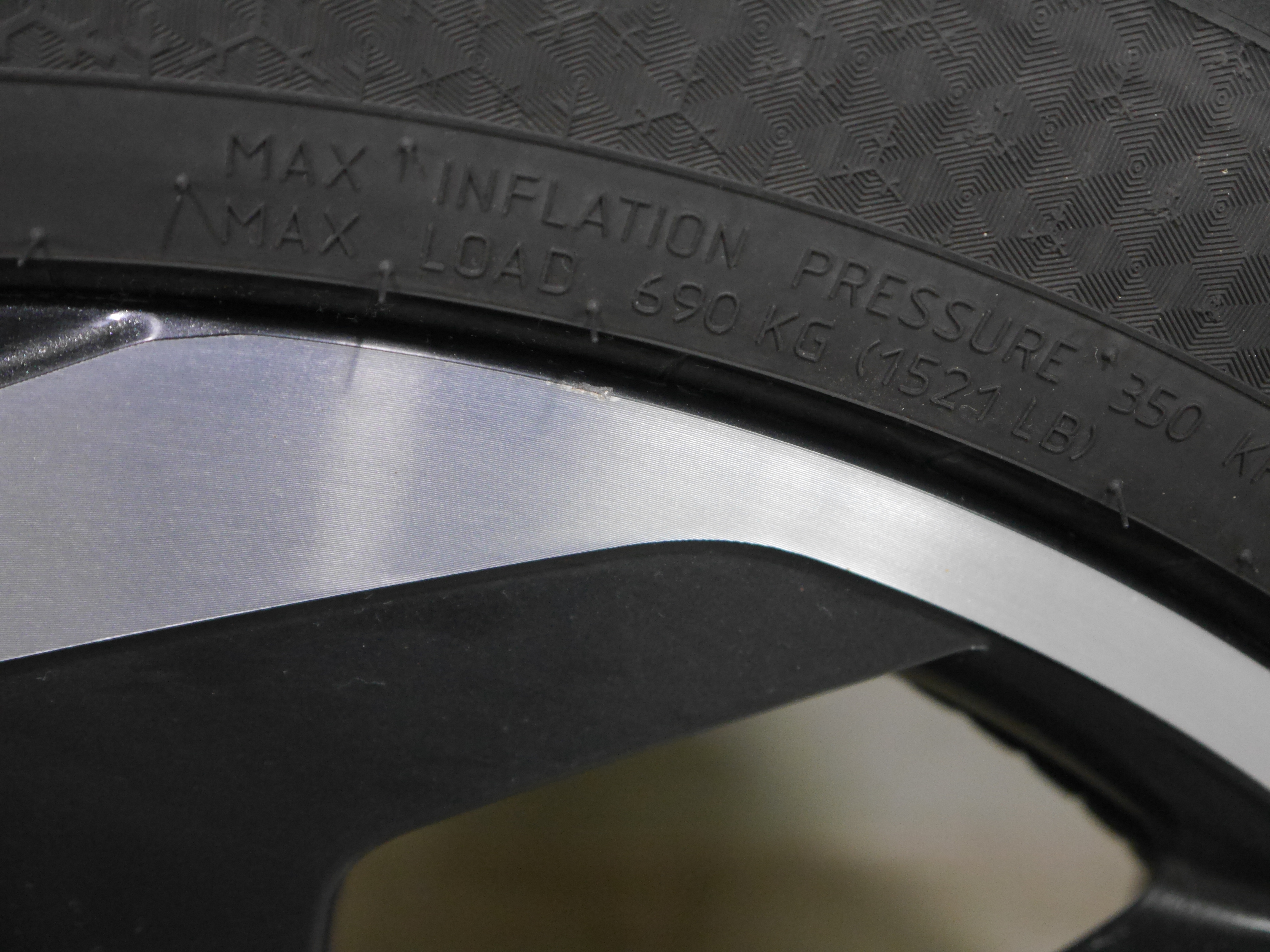 ŠKODA Octavia 5E Aluradsatz – Winter 225/45 R18 95V – 5E3601025AP