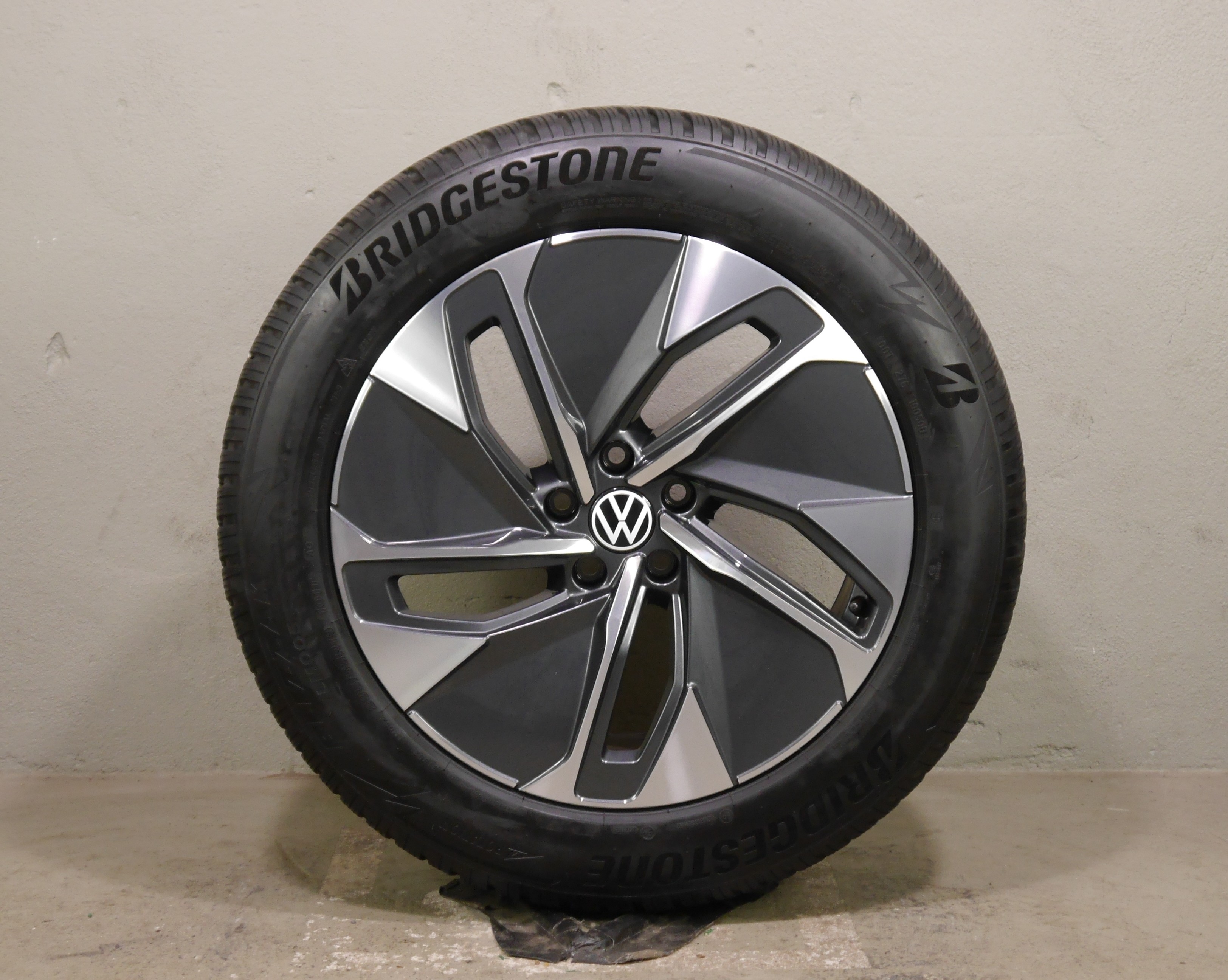 VW ID.4/ID.5 (E3) Aluradsatz – Winter 235/55 R19 101T 255/50 R19 103T - 11A601025M