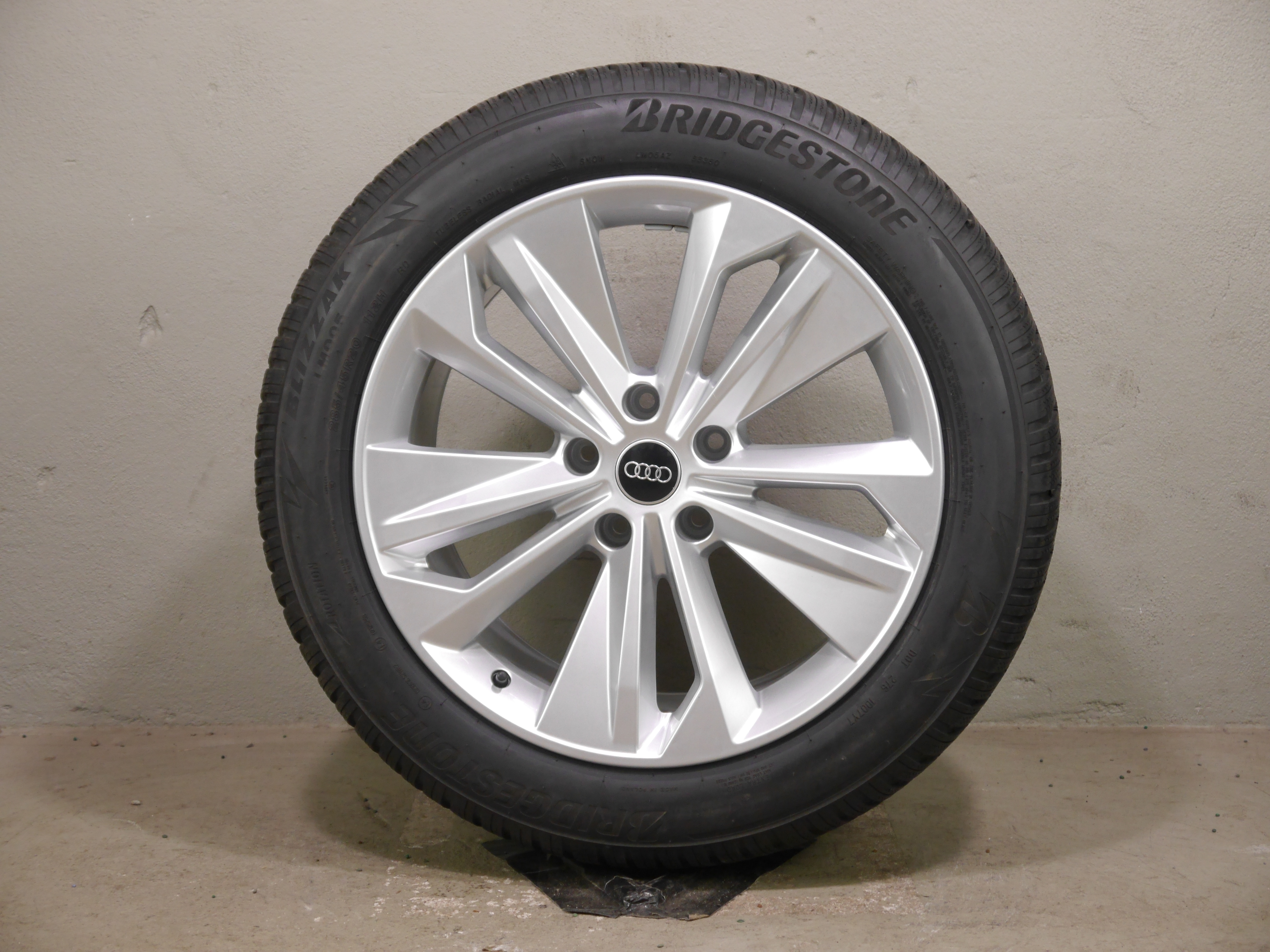 Audi Q6 e-tron Aluradsatz – Winter 255/50 R20 109H  285/45 R20 112H (RO) – 85H601025BP/85H601025BQ