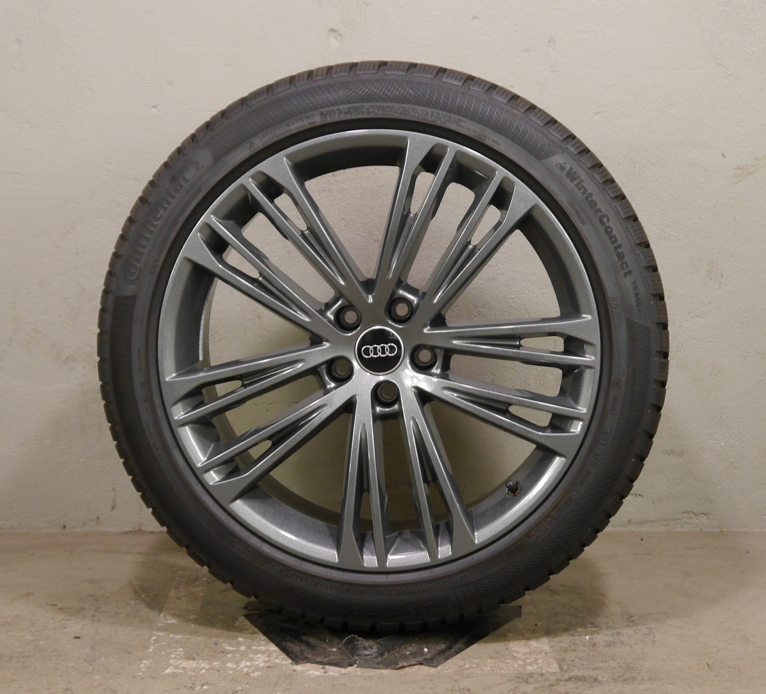 Audi A7 (4K) Sportback Aluradsatz – Winter 255/40 R20 101W (AO) – 4K8601025BH