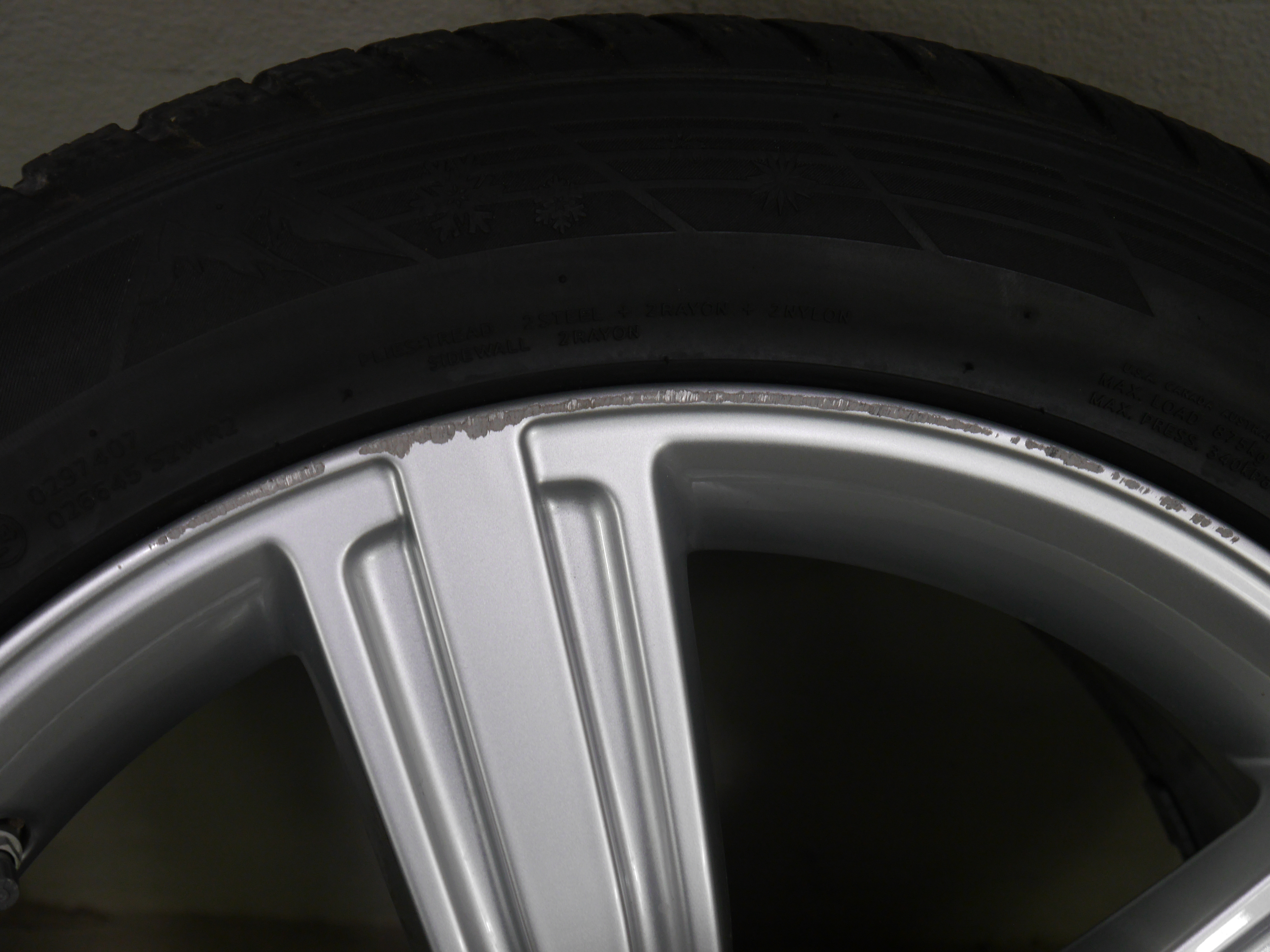 Audi A8 Aluradsatz – Winter 235/50 R19 103H – 4N0601025J
