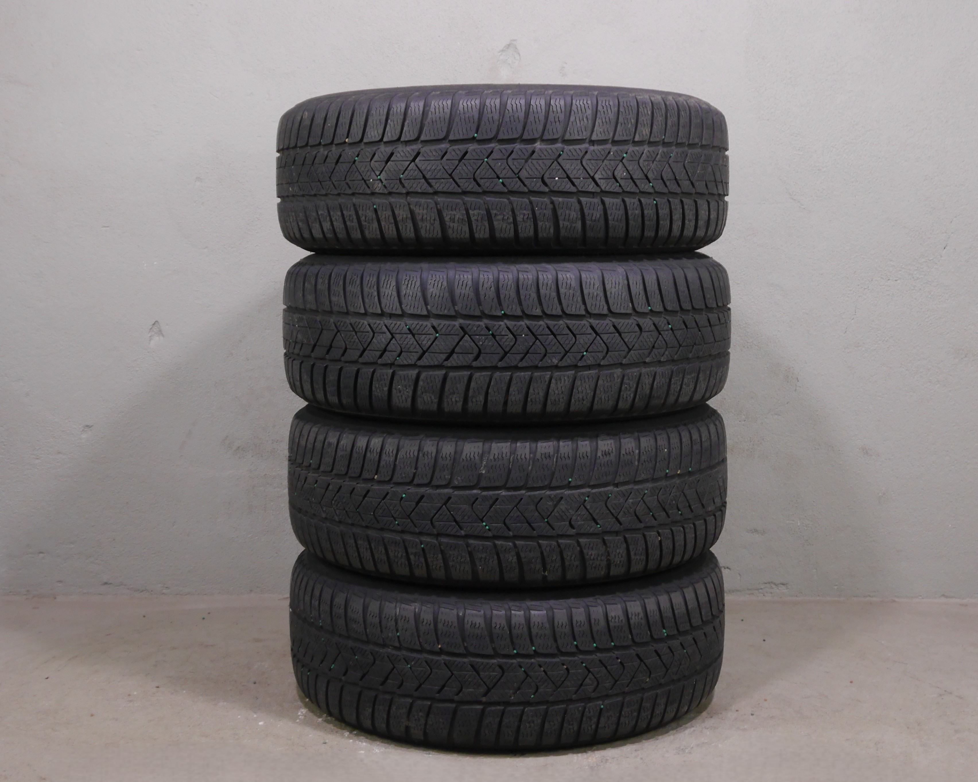 VW Touran 5T Stahlradsatz  Winter  205/60 R16 96H  5QA601027C/D