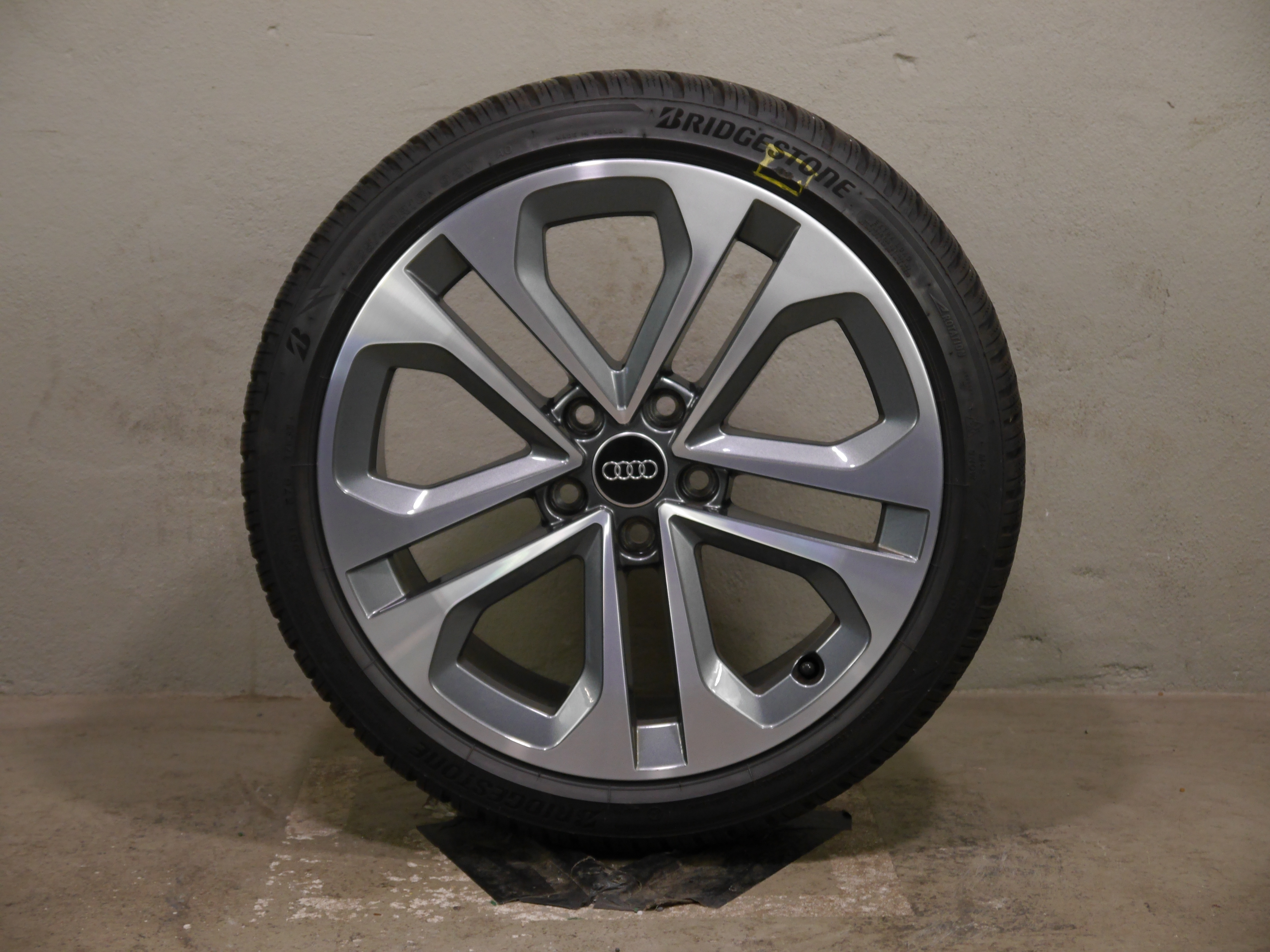 Audi A3/S3 Sportback (8Y) Aluradsatz – Winter 225/40 R18 92V (AO1) – 8Y0601025CE