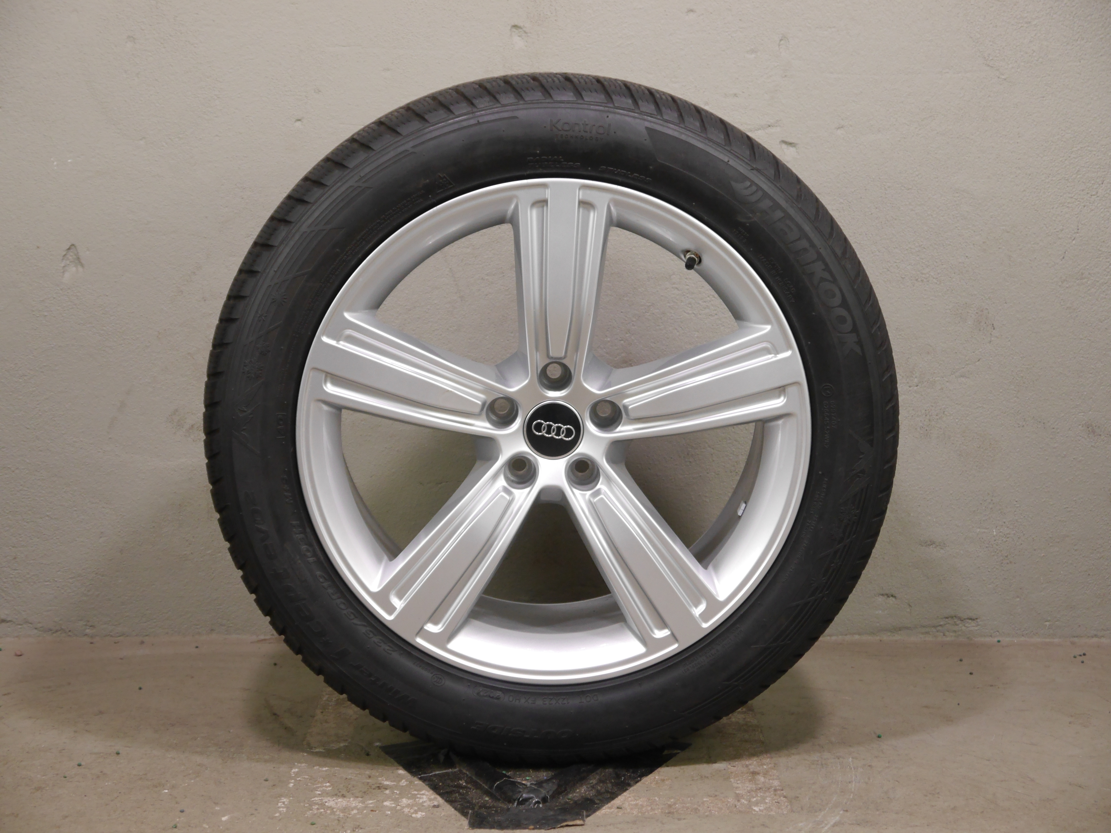 Audi A8 Aluradsatz – Winter 235/50 R19 103H – 4N0601025J  RDKS