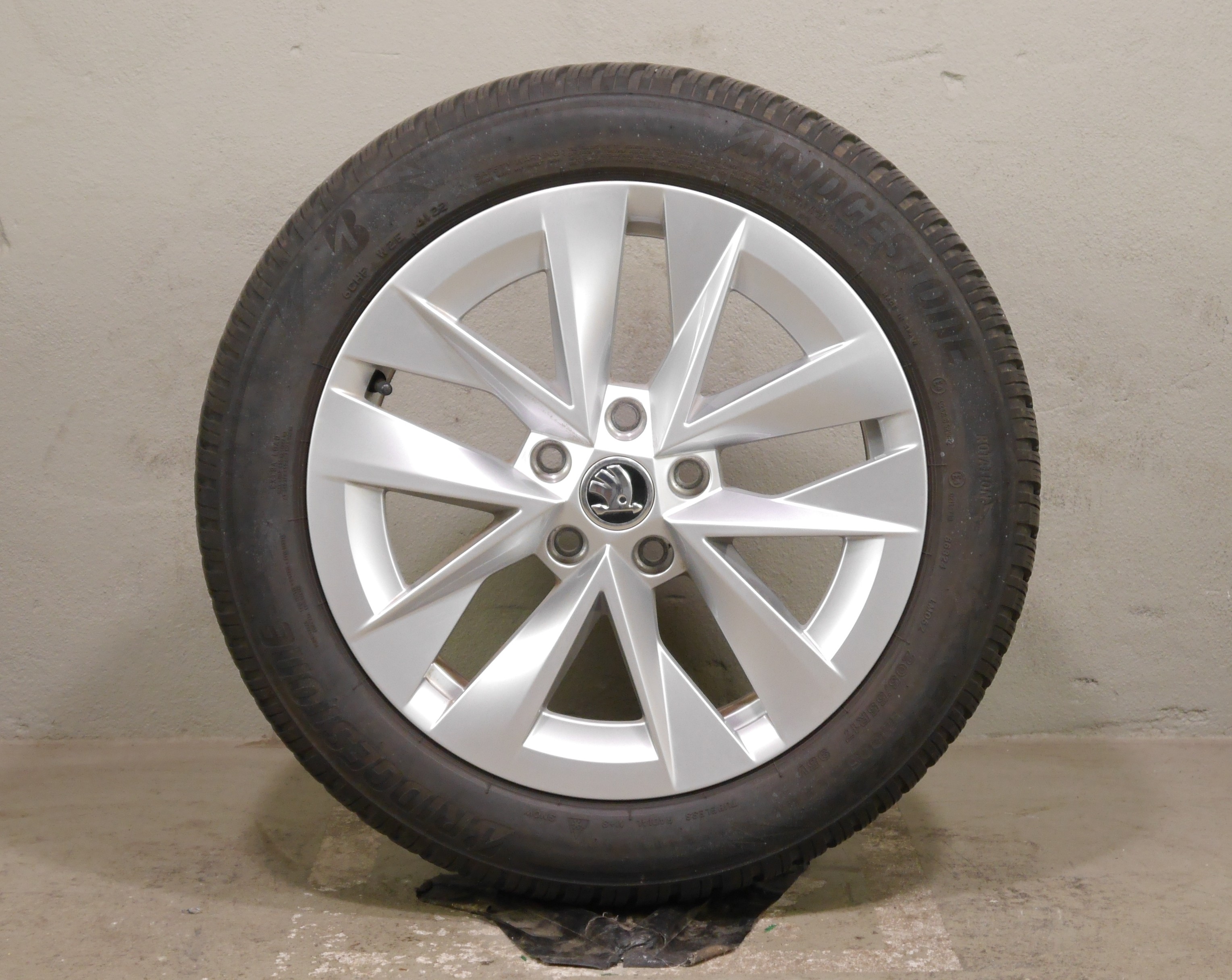 ŠKODA Octavia (NX) Aluradsatz – Winter 205/55R17 95V – 5E3601025