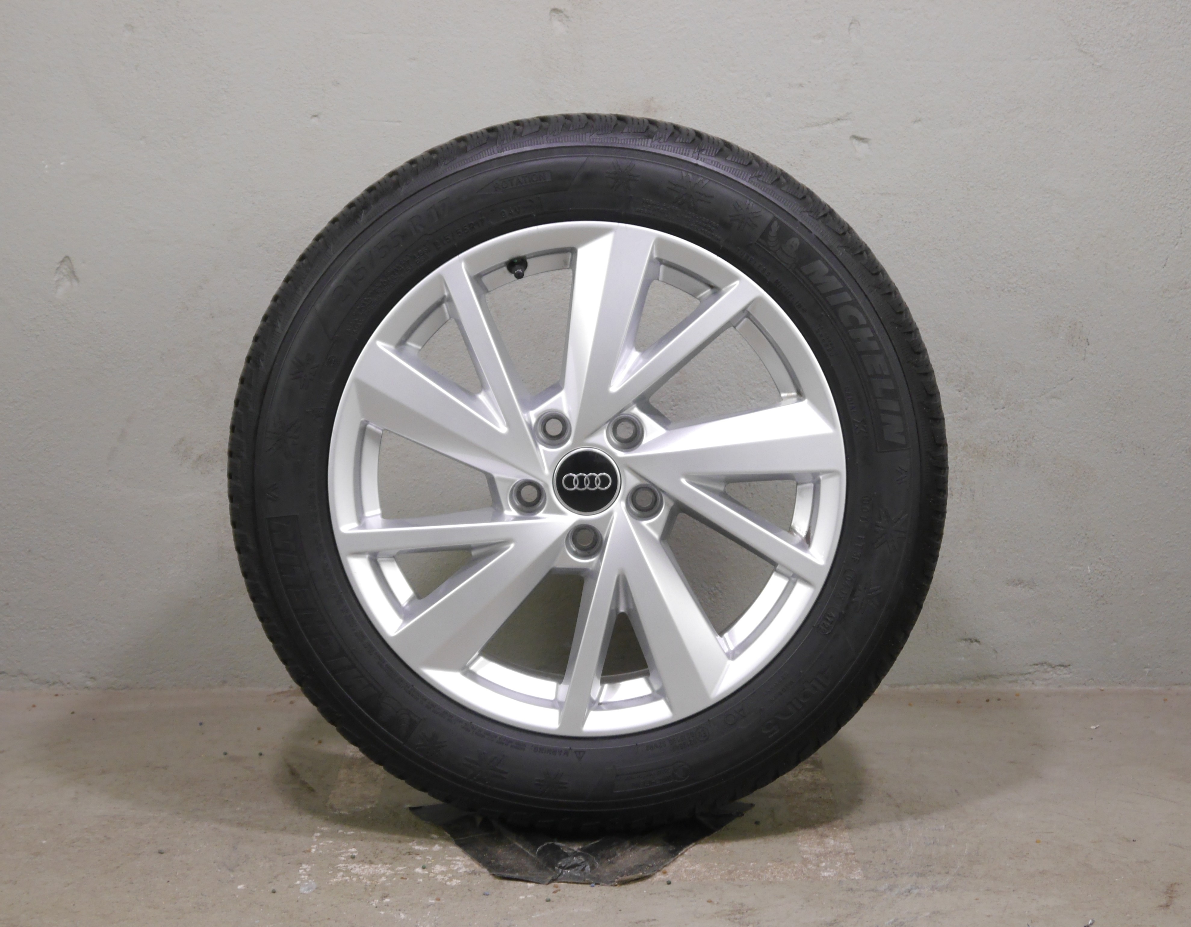 Audi Q2 Aluradsatz – Winter 215/55 R17 94V (AO) – 81A601025C