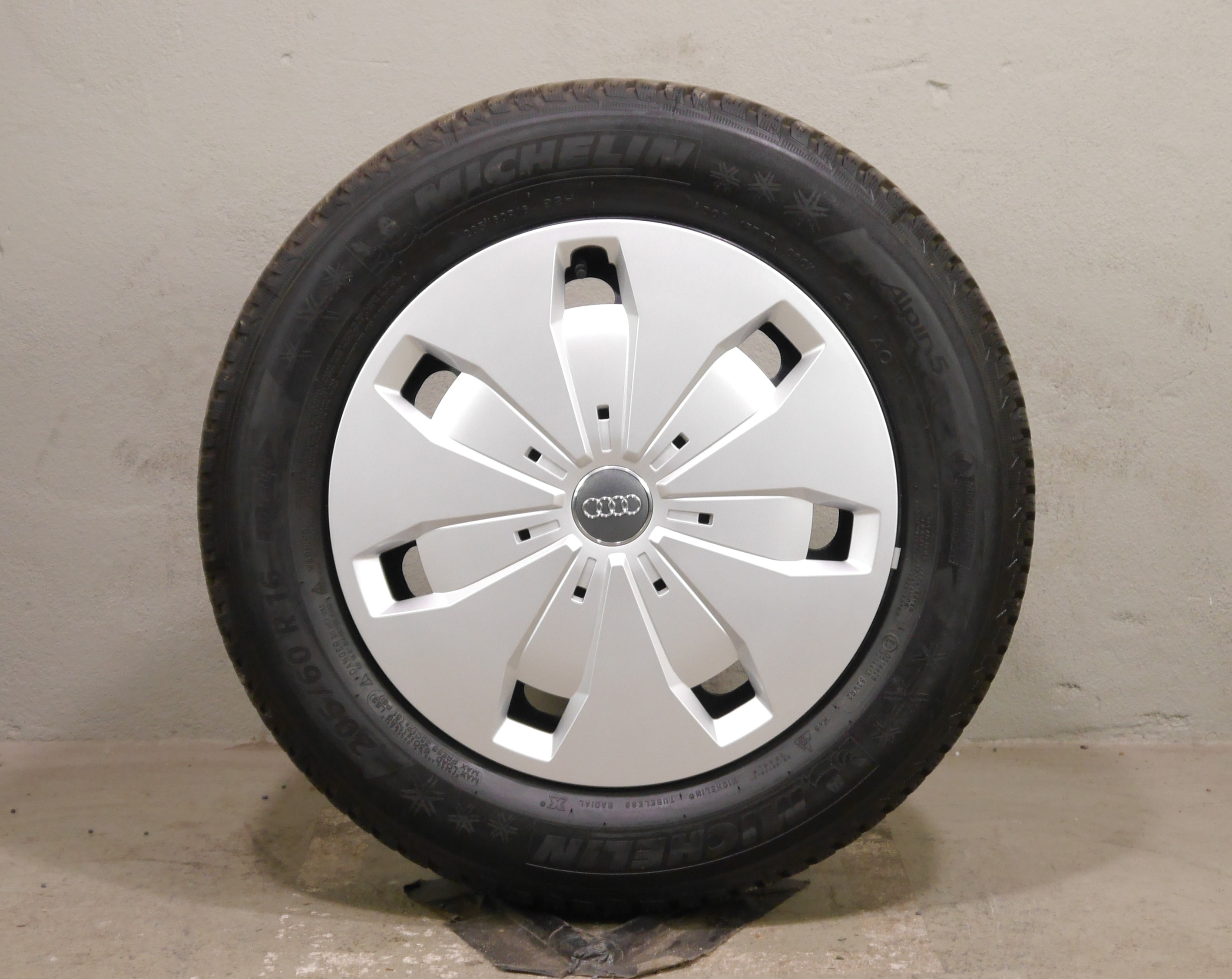 Audi Q2 Stahlradsatz – Winter 205/60 R16 92H (AO) – 5Q0601027CJ
