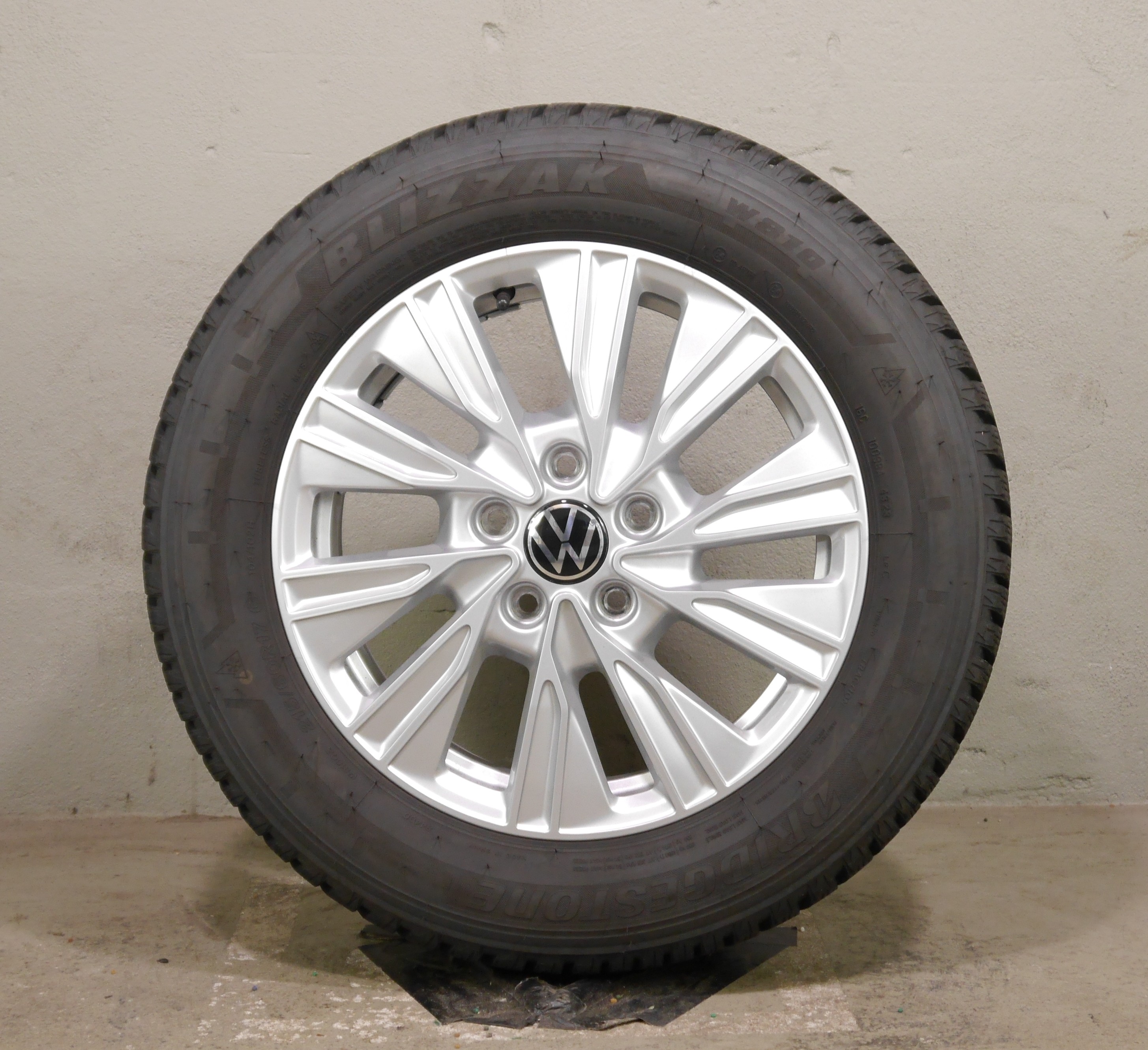 VW T7 Multivan (ST) Aluradsatz – Winter 215/60 R17 104/102H - 7T0601025A