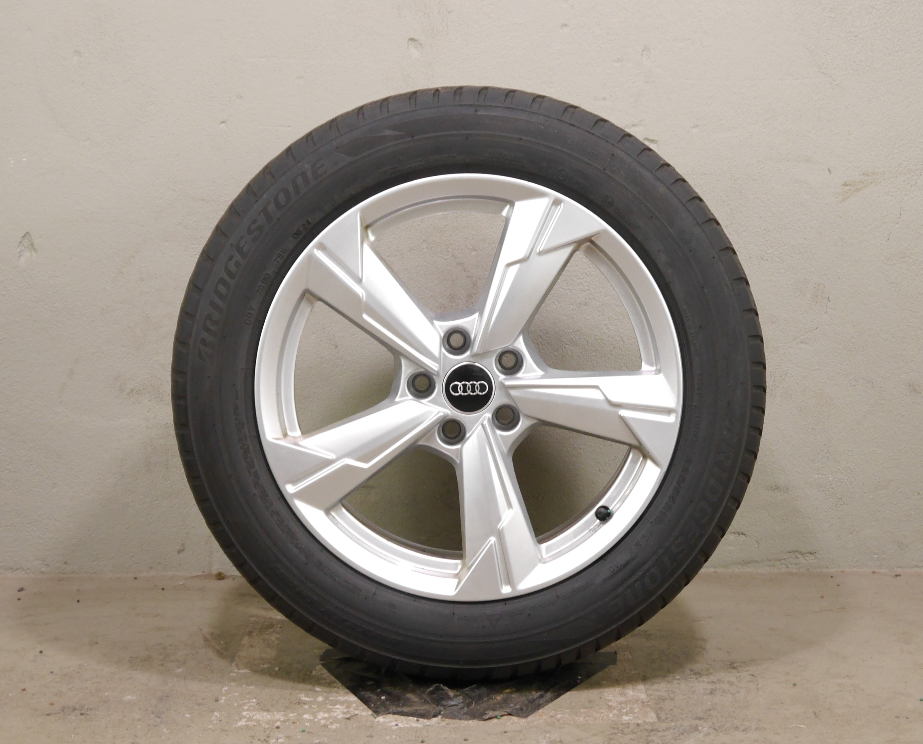 Audi A6 (4A) Limousine Aluradsatz – Winter 225/55 R18 102V (AO) – 4K0601025CE