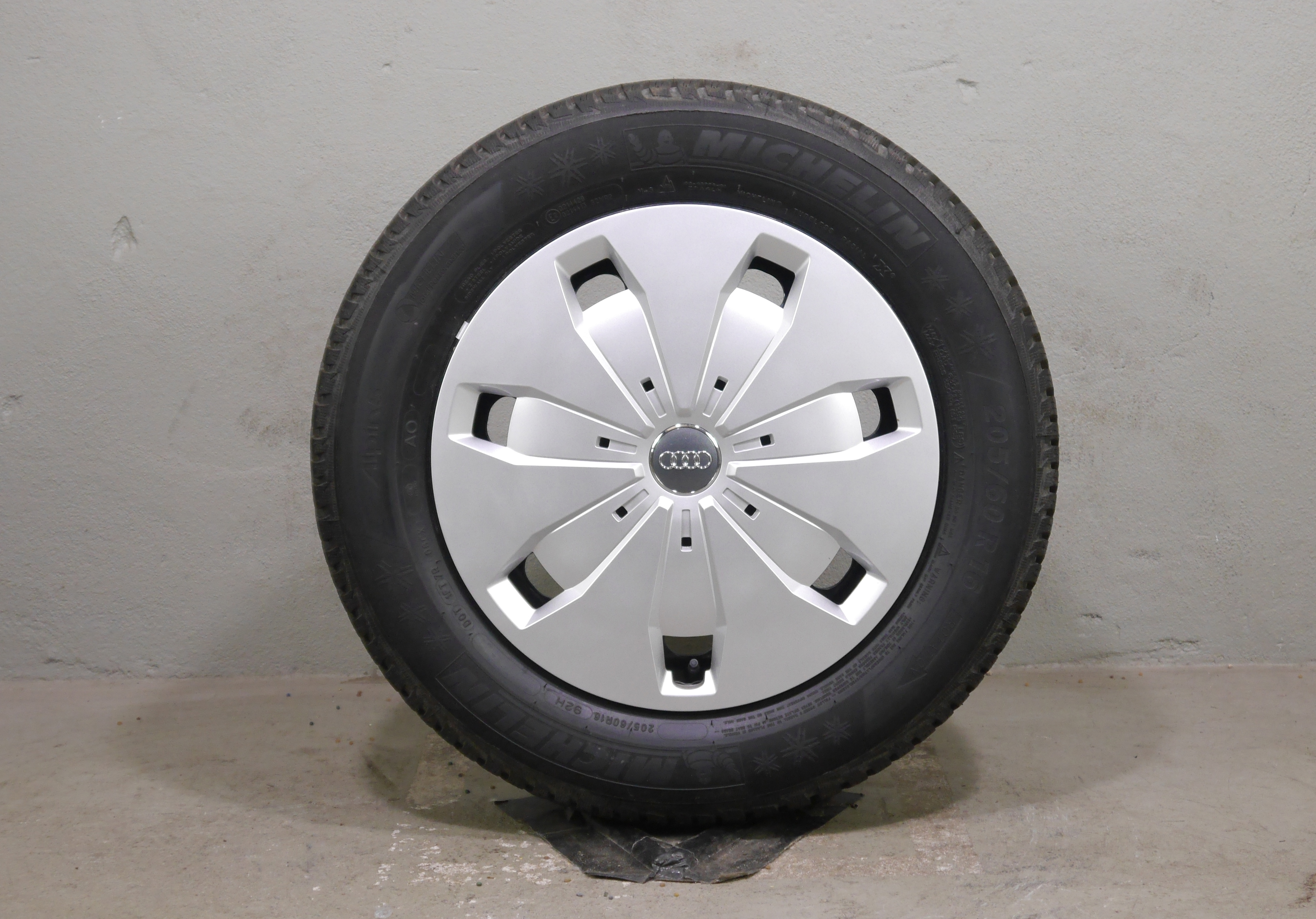 Audi Q2 Stahlradsatz – Winter 205/60 R16 92H (AO) – 5Q0601027CJ/CK