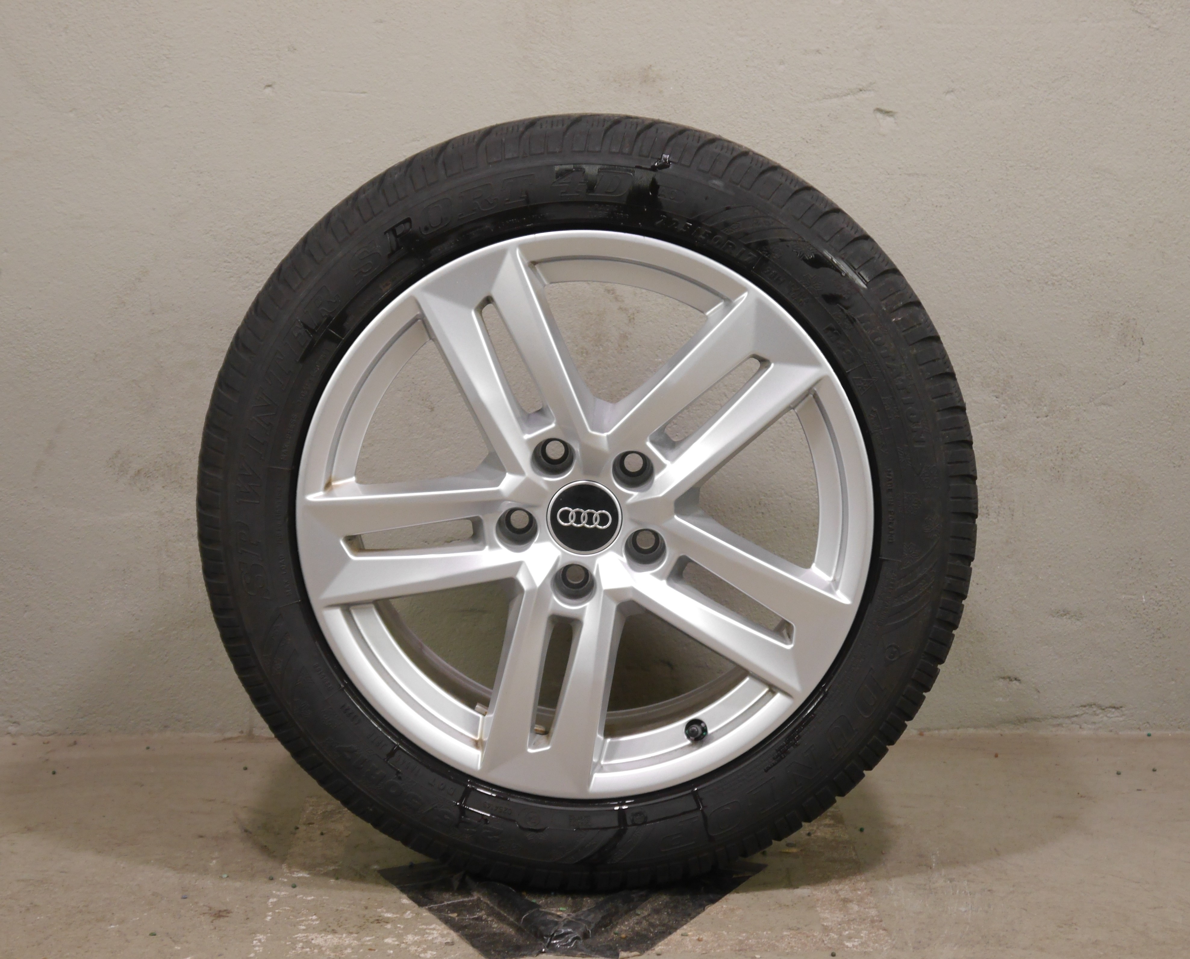 Audi A4 Aluradsatz – Winter 225/50 R17 98H (AO) – 8W0601025P