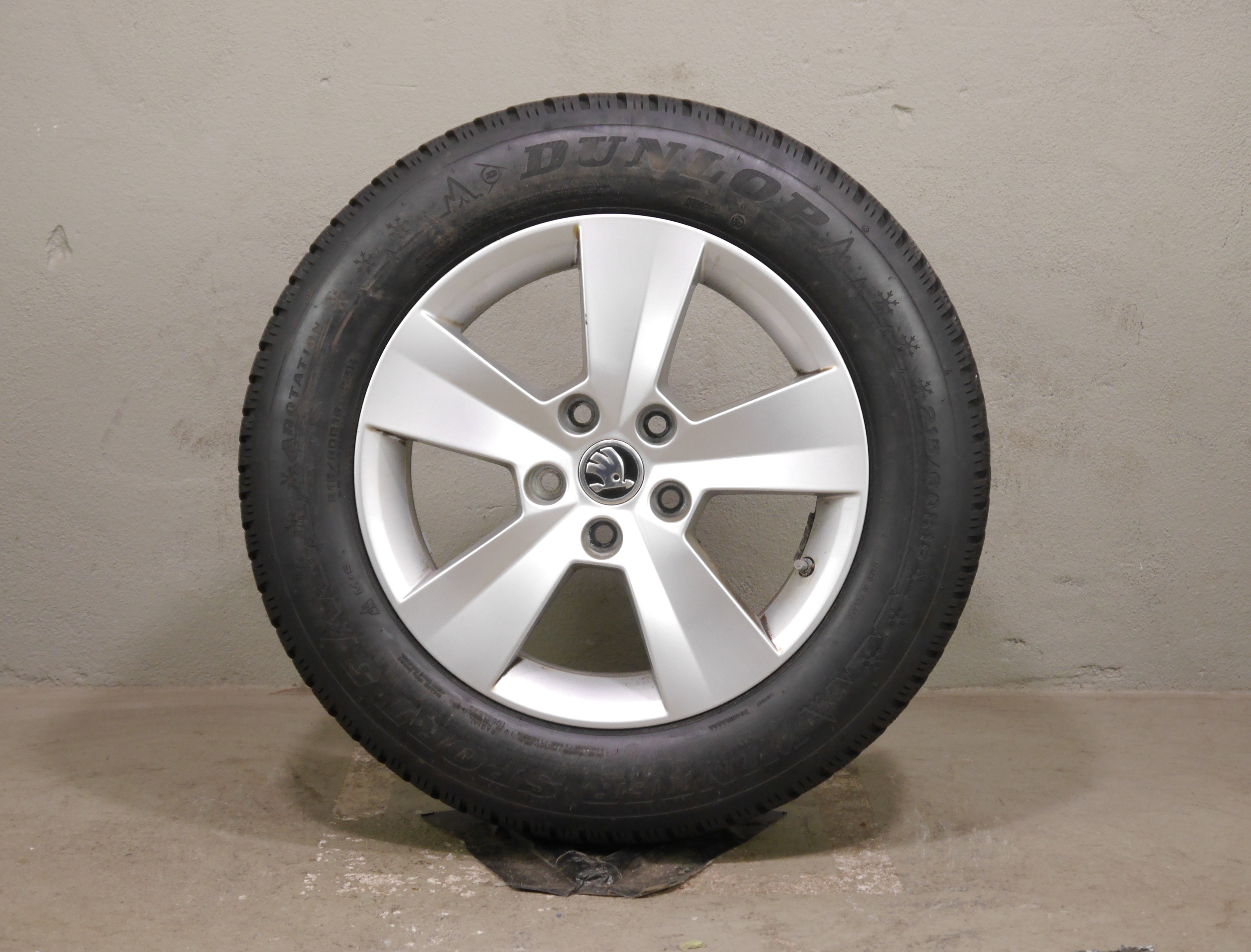 ŠKODA Superb (3V) Aluradsatz – Winter 215/60 R16 95H  – 3V0601025AC - RDKS