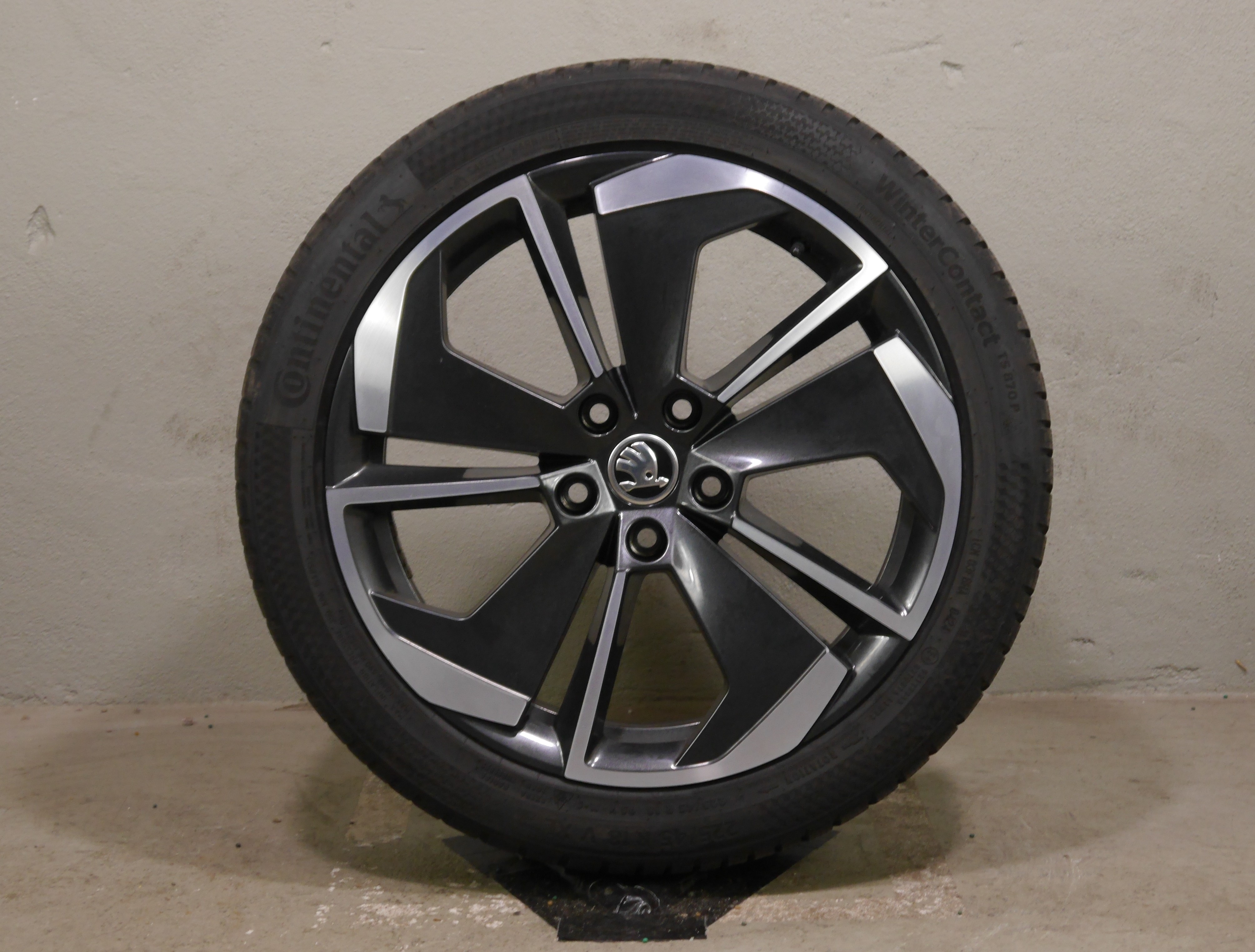 ŠKODA Octavia 5E Aluradsatz – Winter 225/45 R18 95V – 5E3601025AP