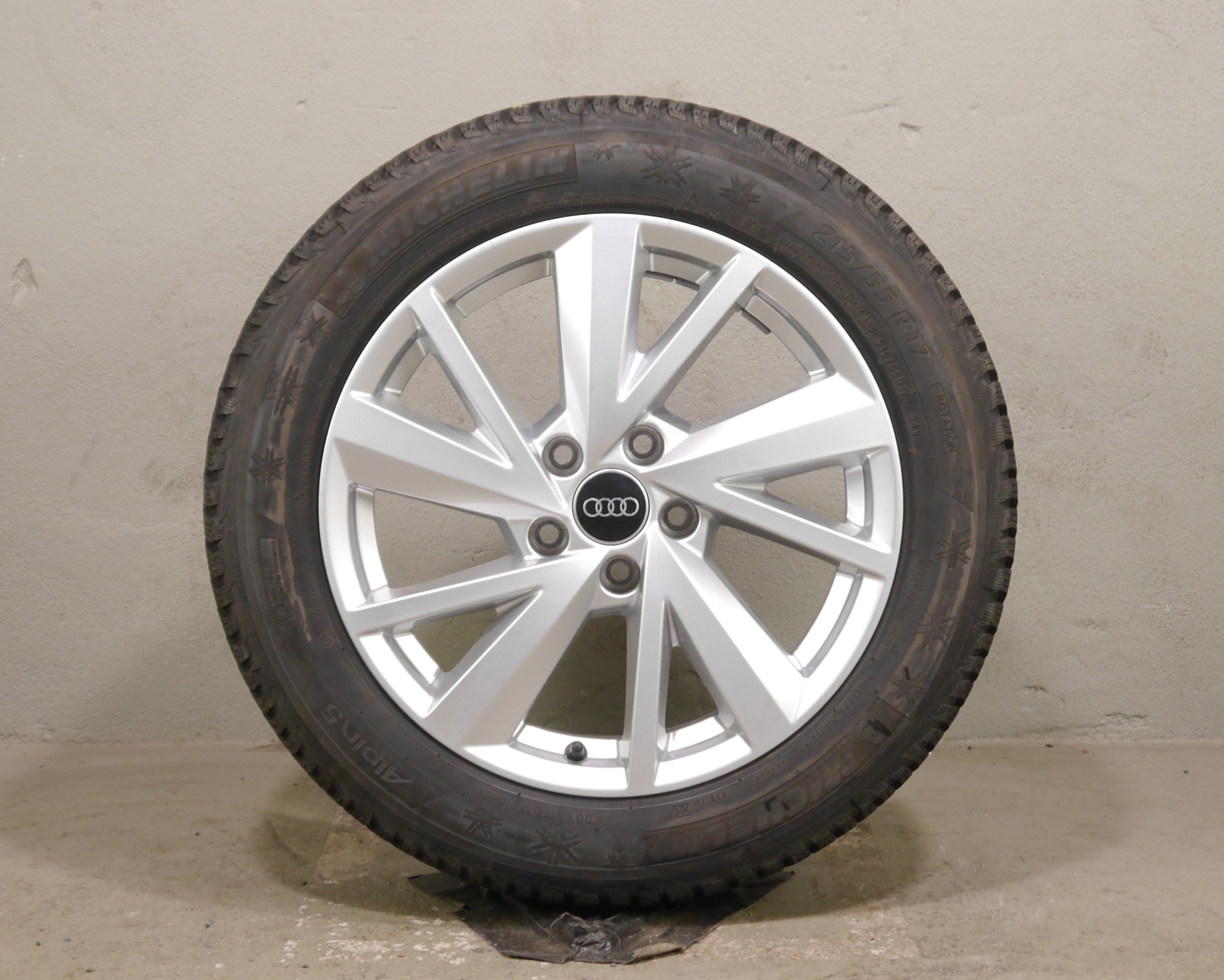 Audi Q2 Aluradsatz – Winter 215/55 R17 94V (AO) – 81A601025C