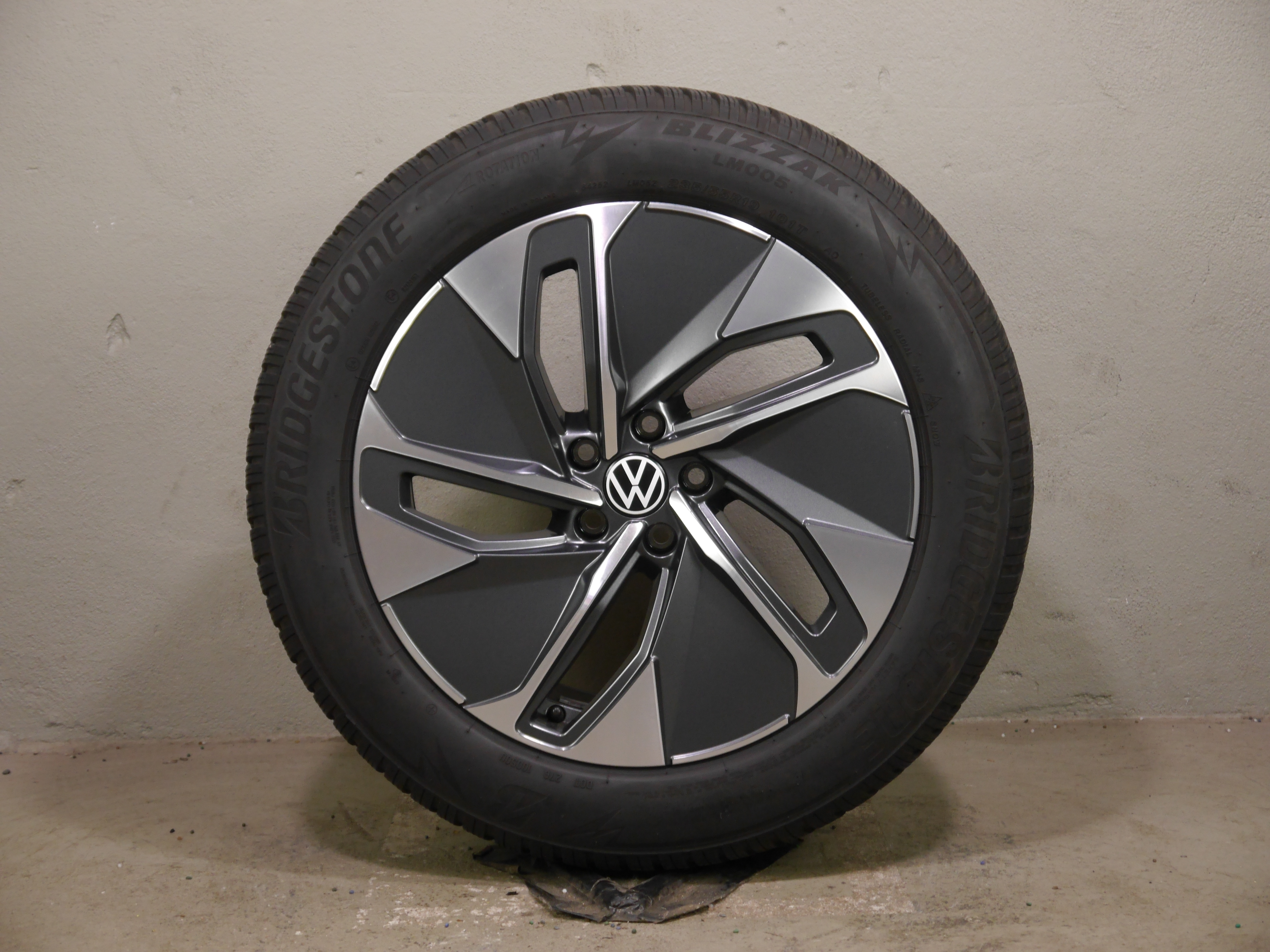 VW ID.4/ID.5 (E2) Aluradsatz – Winter 235/55 R19 101T 255/50 R19 103T - 11A601025M