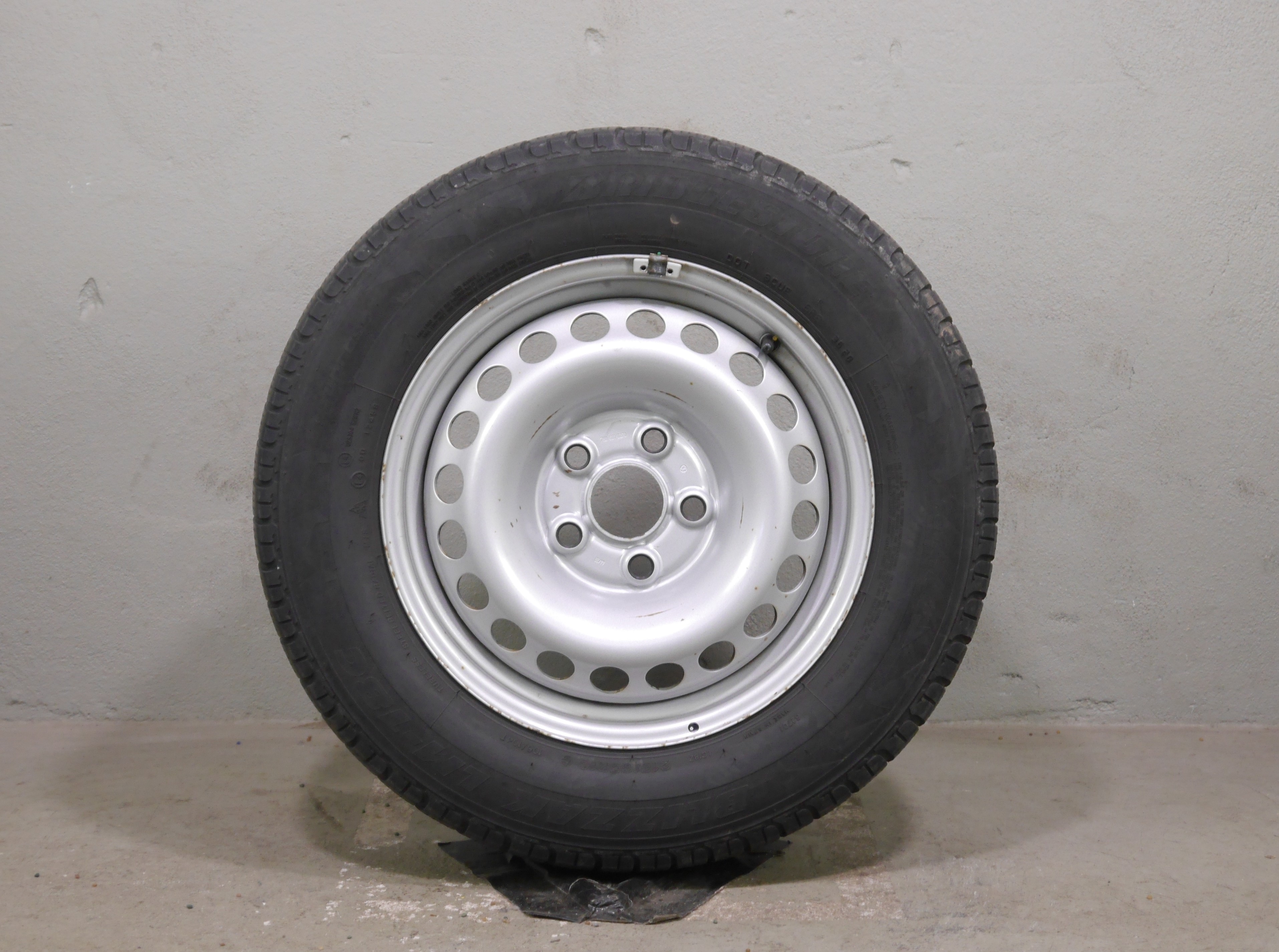 VW T6.1 Multivan Stahlradsatz – Winter 215/65 R16 106/104T - 7H0601027D