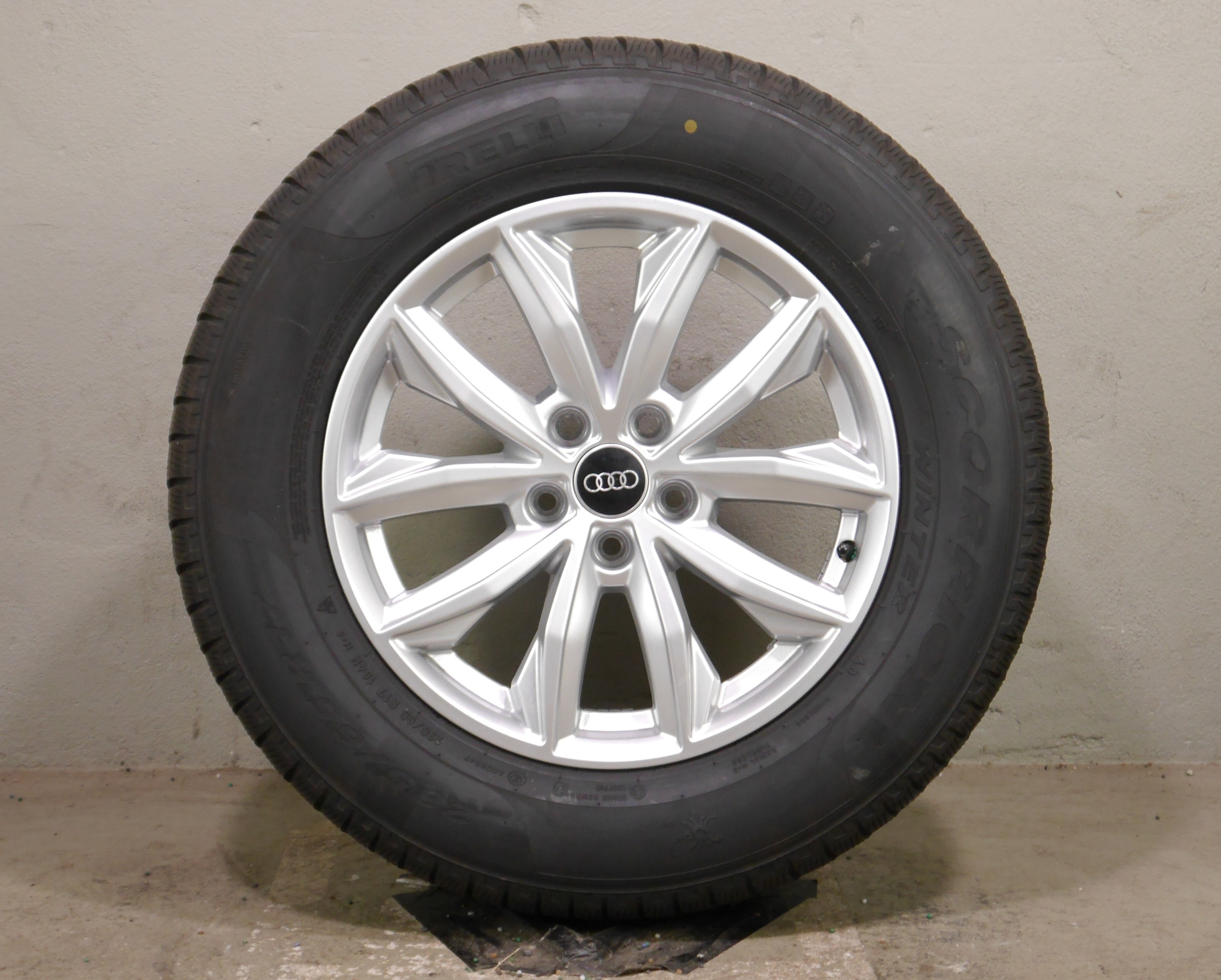 Audi Q5 (FY) Aluradsatz – Winter 235/65 R17 104H (AO) – 80A601025J