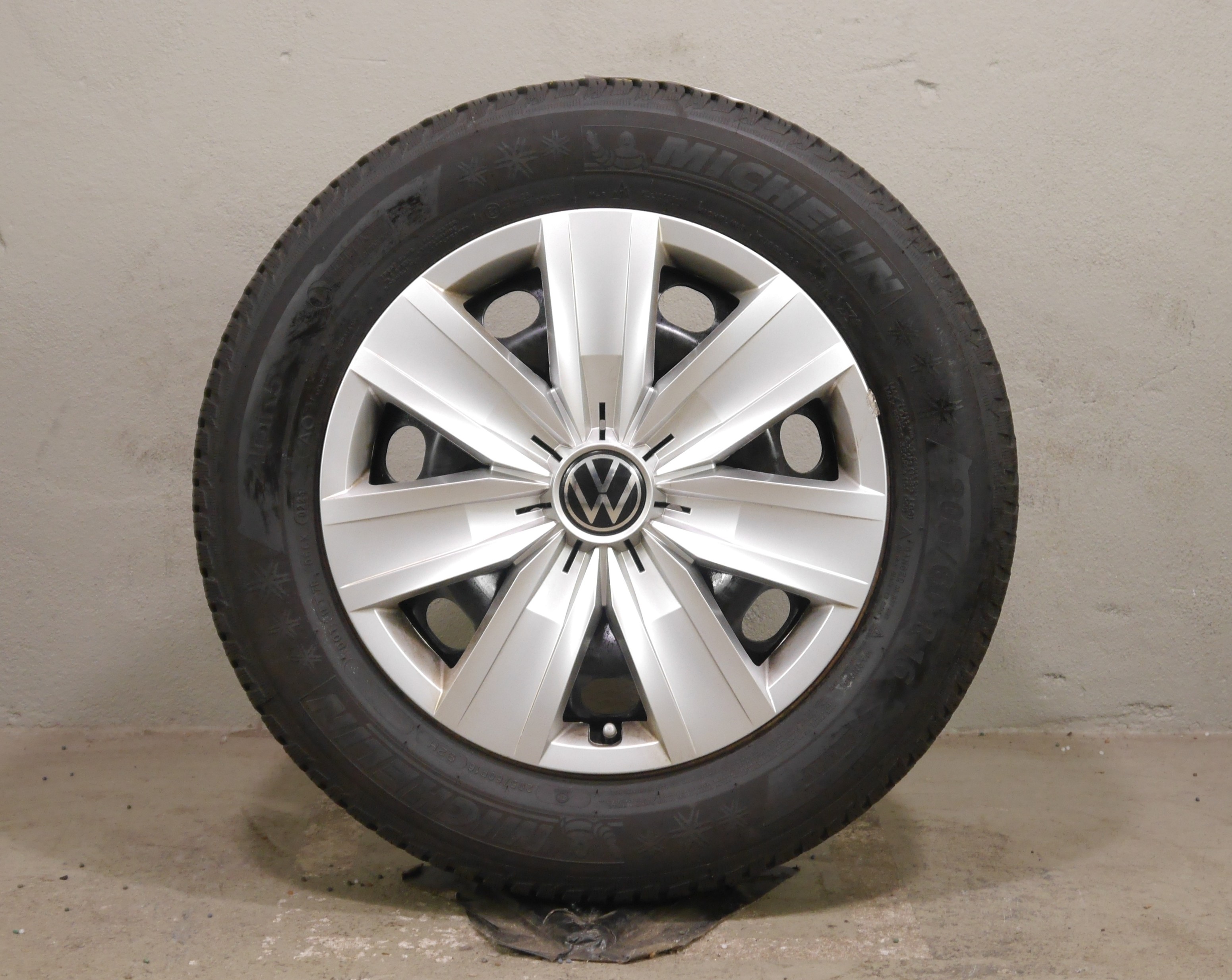 VW T-Roc (D1) Stahlradsatz – Winter 205/60 R16 92H – 5Q0601027CA/CB