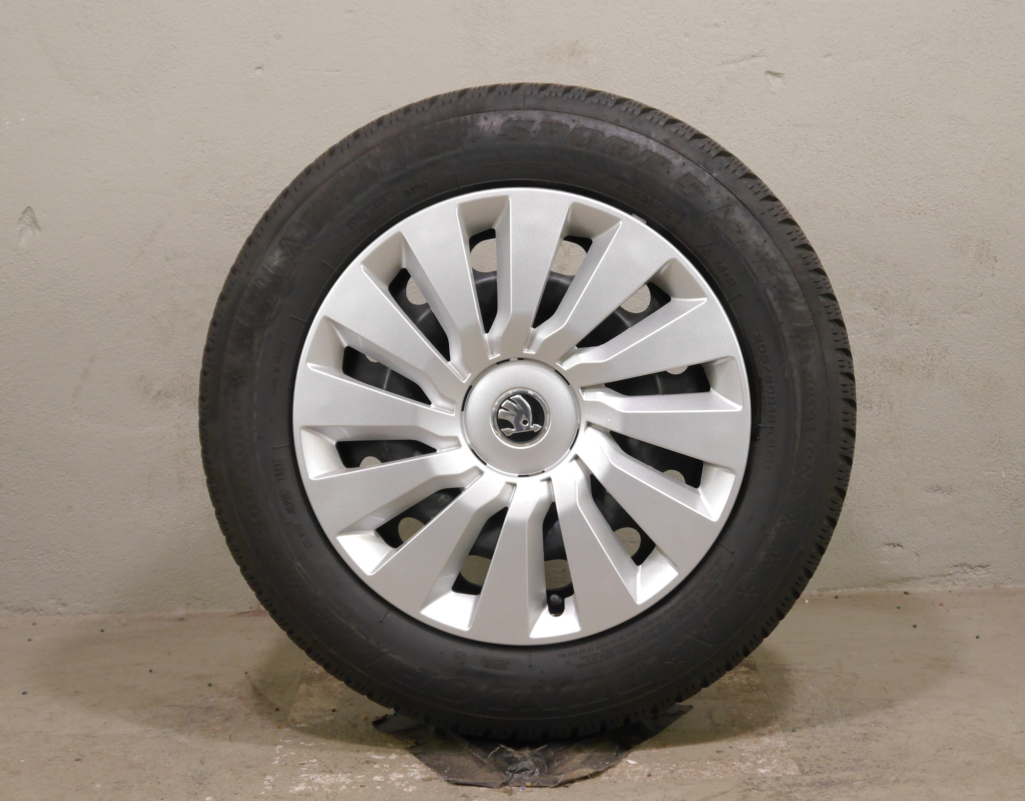 Skoda Octavia  (NX) Stahlradsatz – Winter 205/60 R16 96H  – 5Q0601027BR