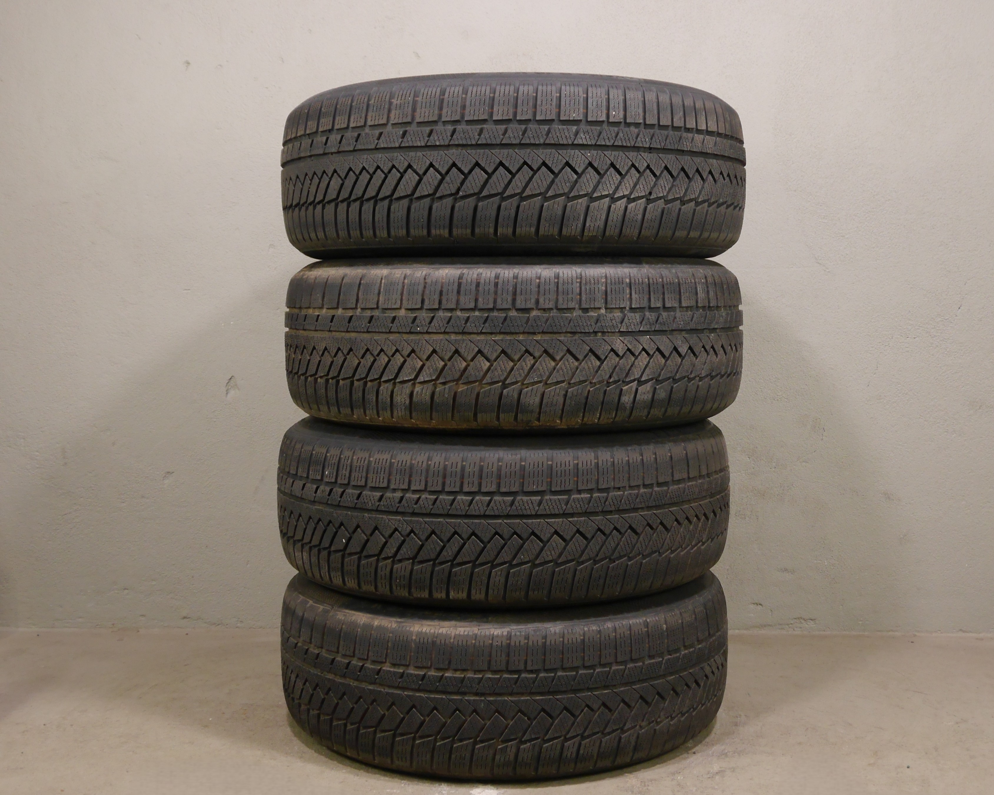 Audi A8 (4N) Aluradsatz – Winter 235/50 R19 99V– 4N0601025J