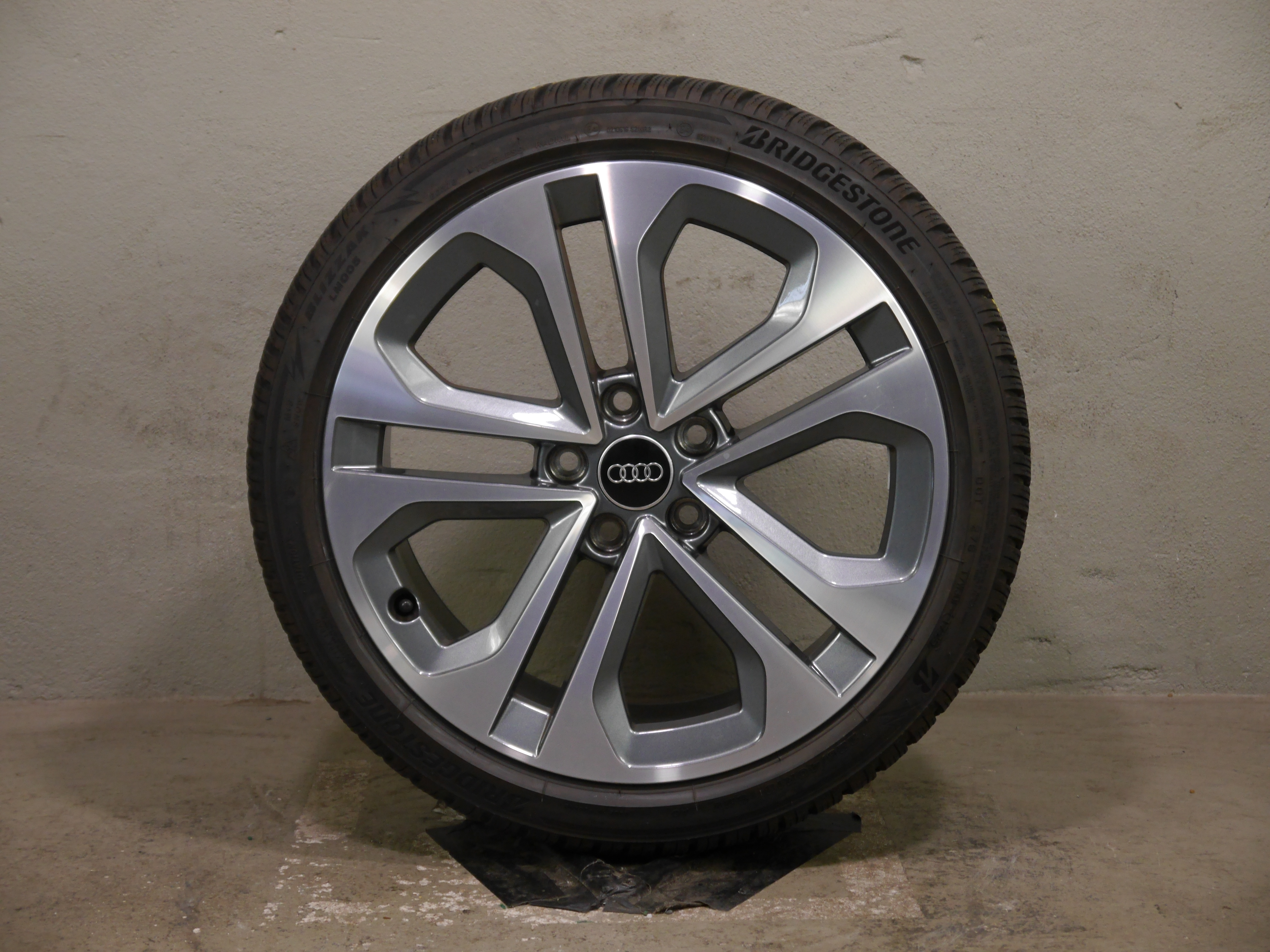 Audi A3/S3 Sportback (8Y) Aluradsatz – Winter 225/40 R18 92V (AO1) – 8Y0601025CE