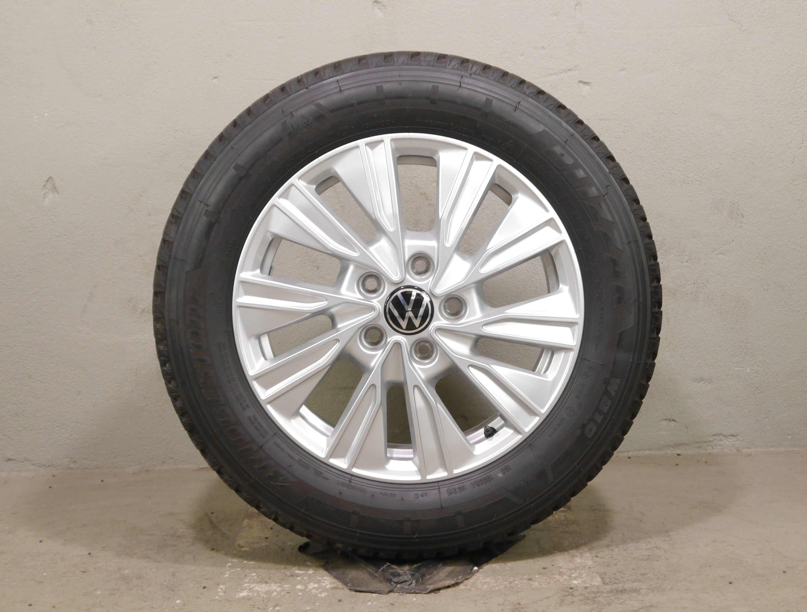 VW T7 New Multivan Life (ST) Aluradsatz – Winter 215/60 R17 104/102H - 7T0601025A
