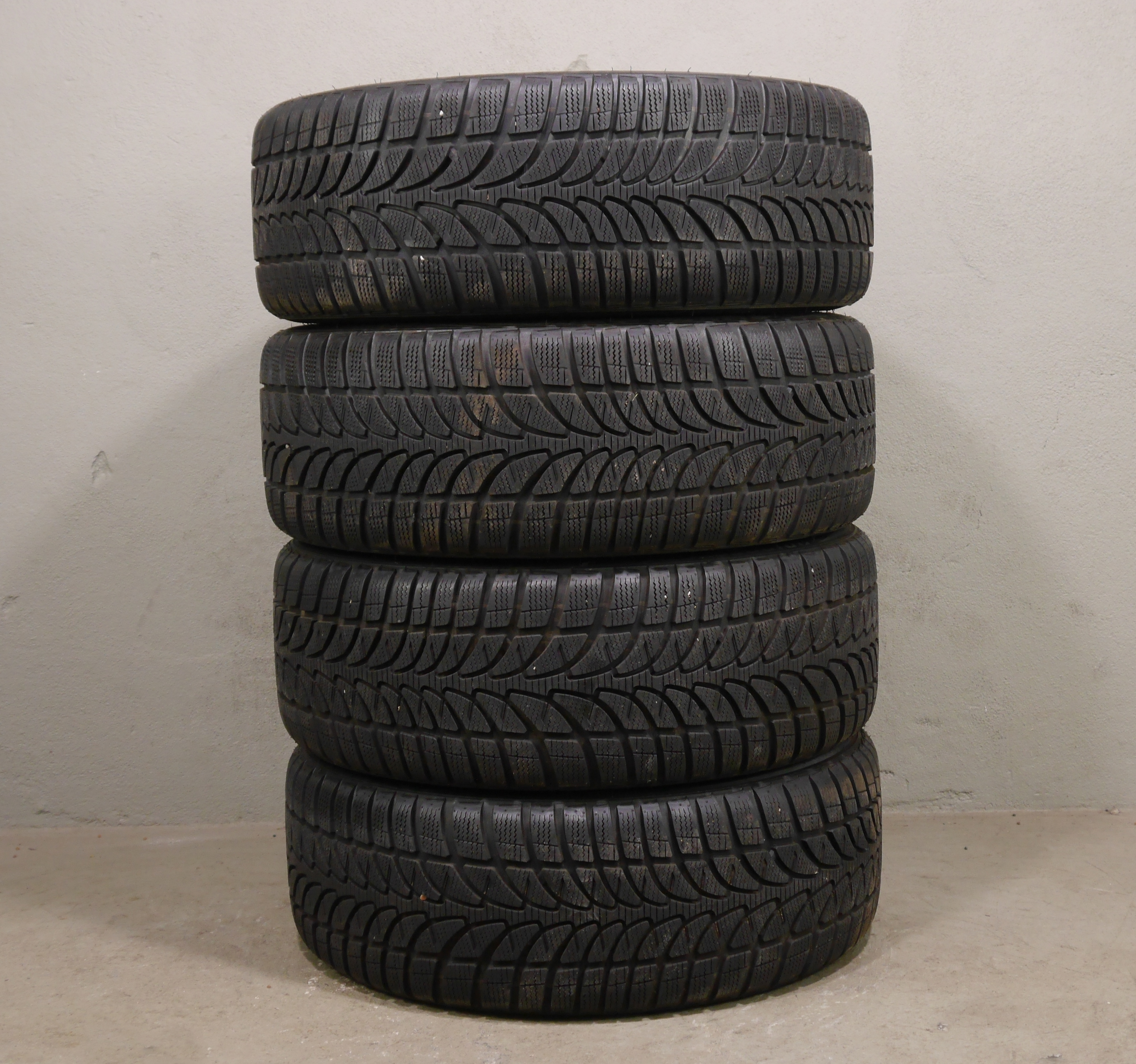Audi Q2 Aluradsatz – Winter 215/55 R17 94V (AO) – 81A601025C