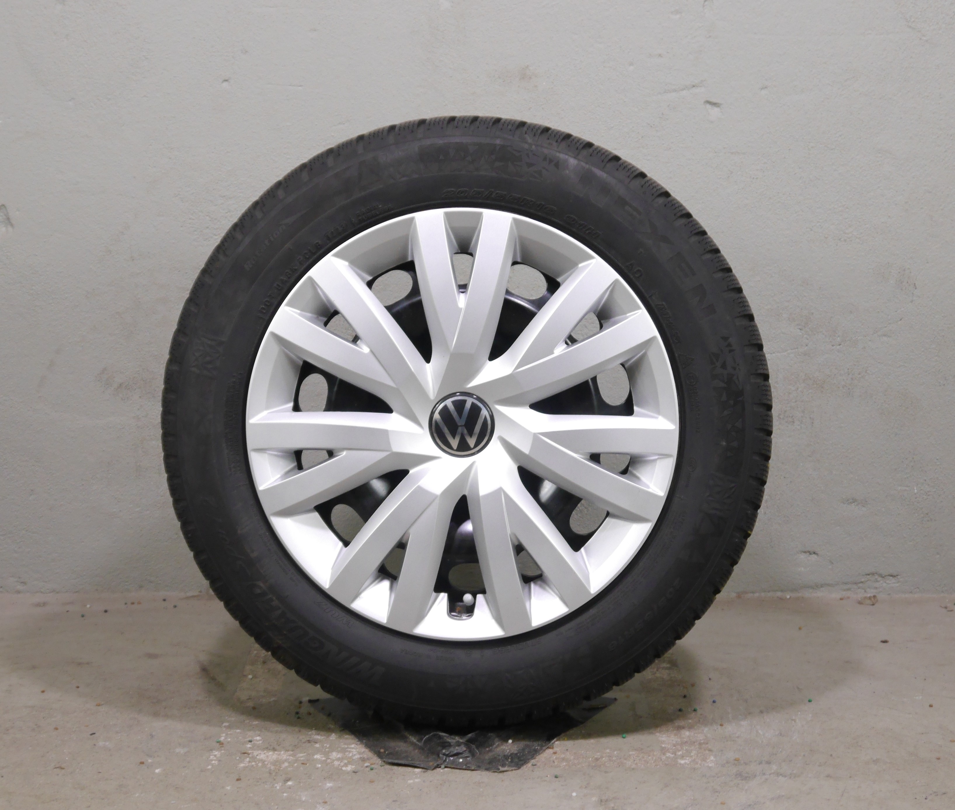 VW Golf Stahlradsatz – Winter 205/55 R16 91H – 5Q0601027BQ