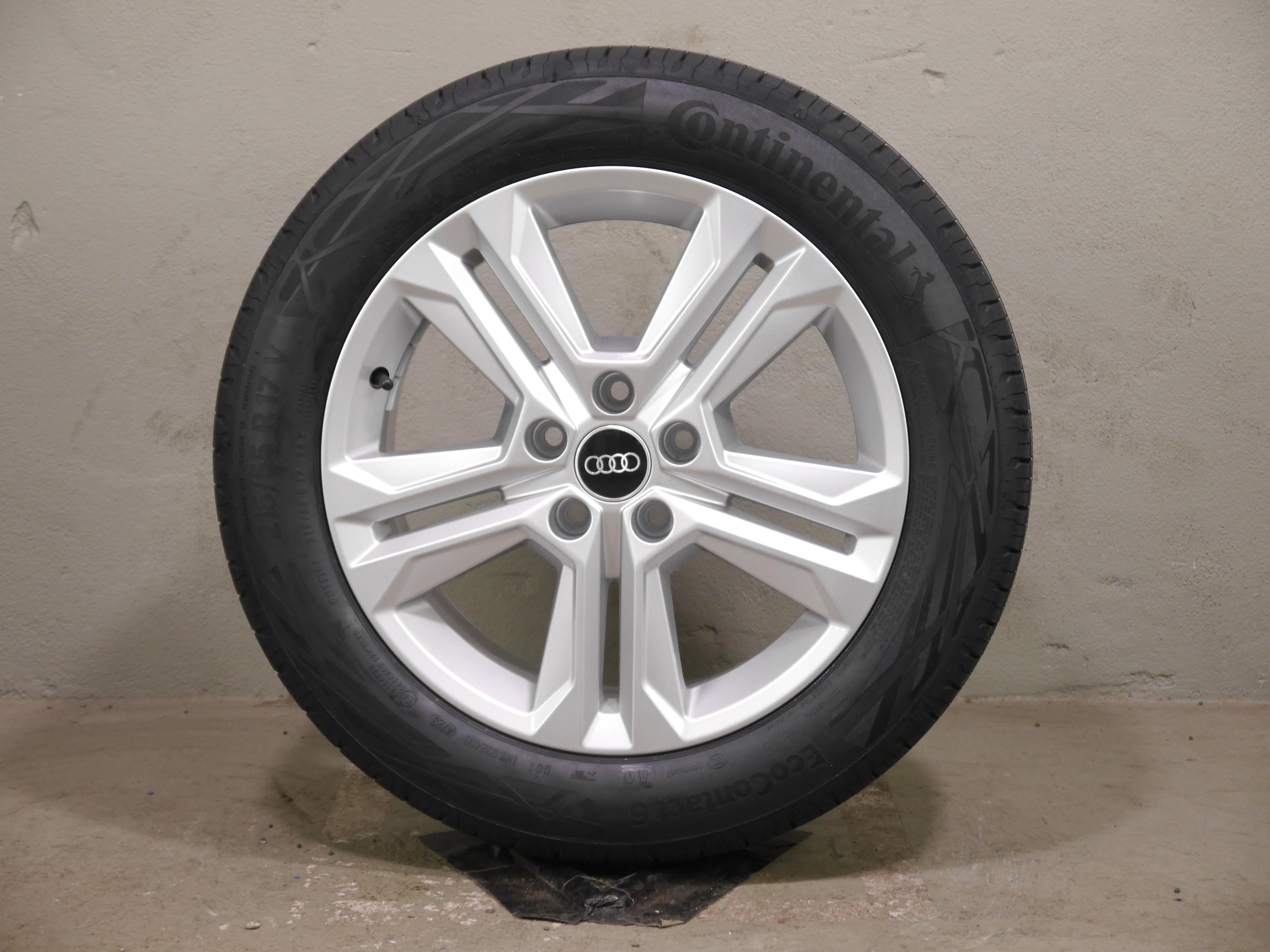 Audi Q2 Aluradsatz – Sommer 215/55 R17 94V (AO) – 81A601025AJ