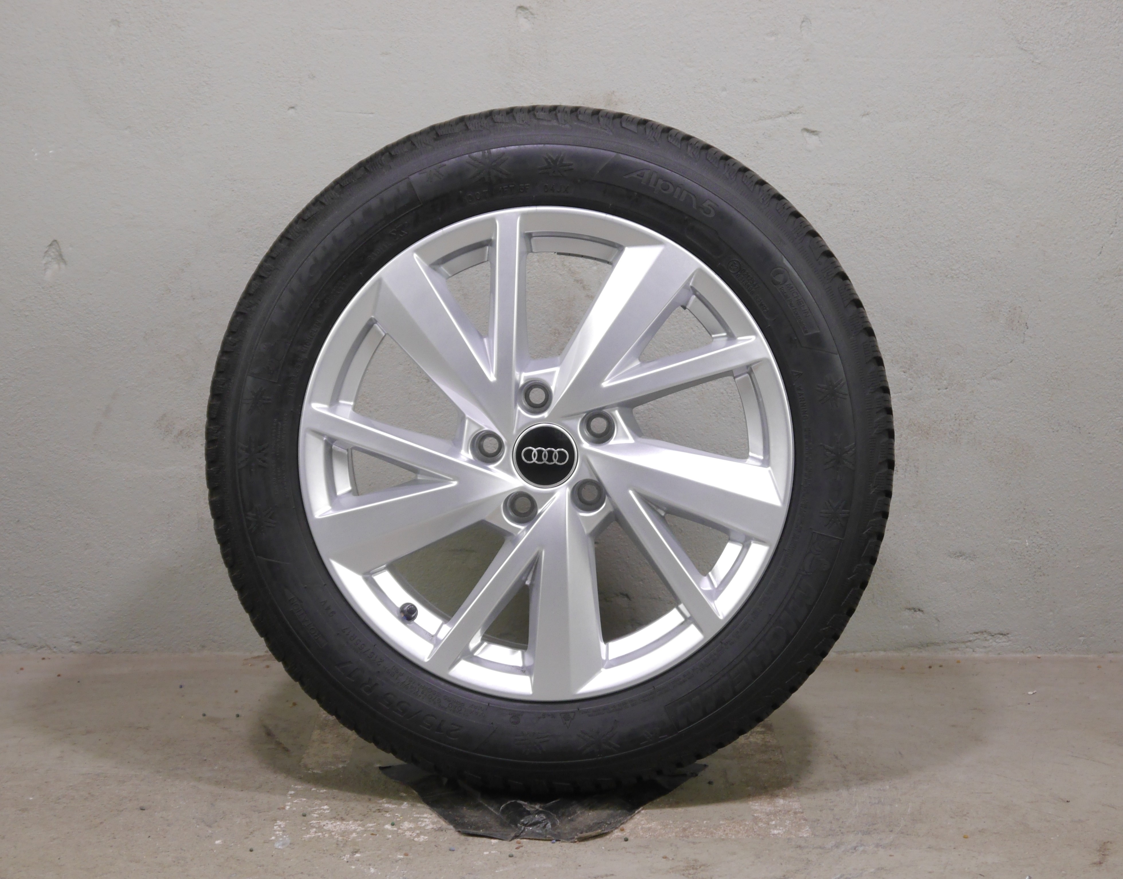 Audi Q2 Aluradsatz – Winter 215/55 R17 94V (AO) – 81A601025C
