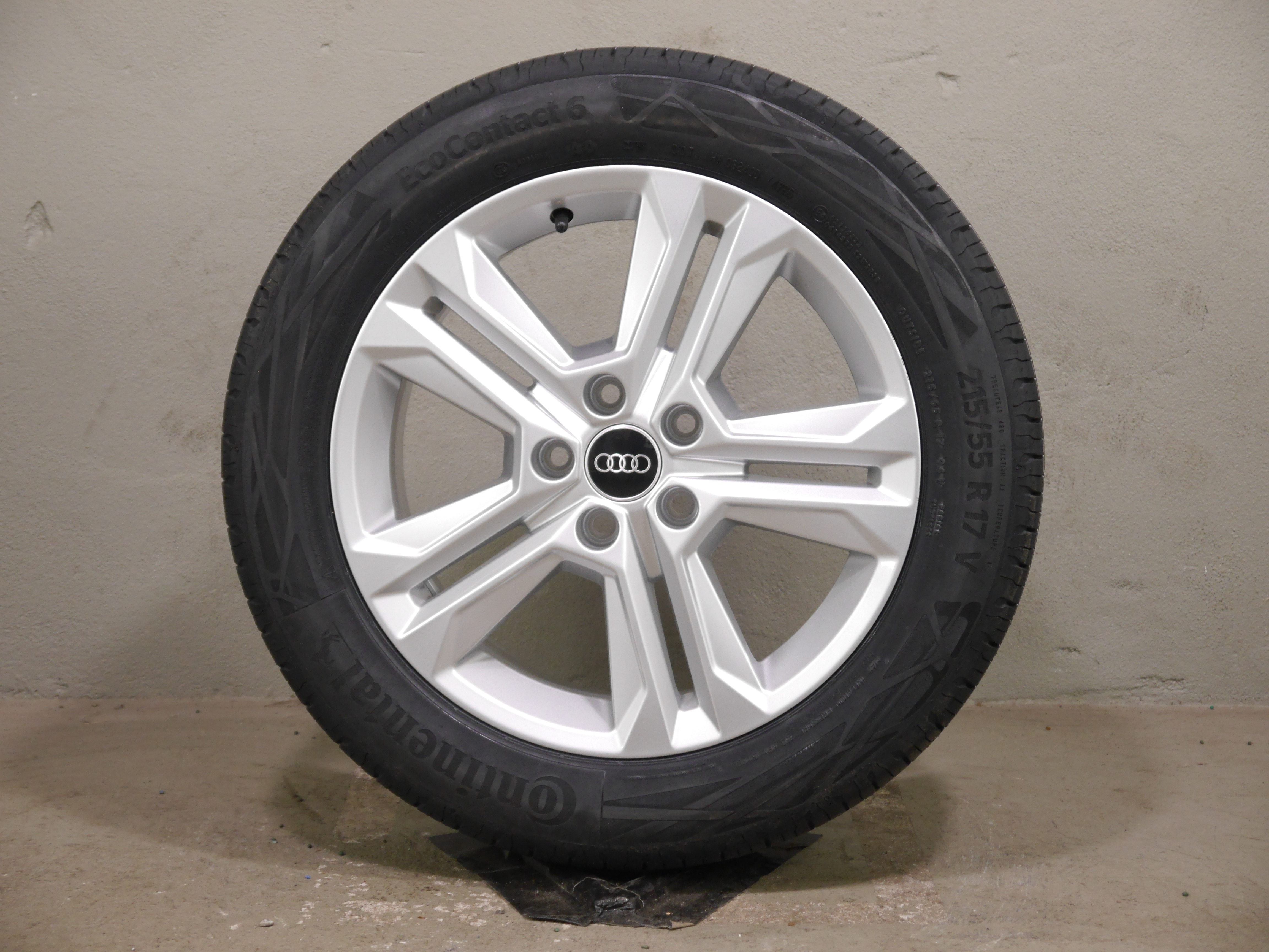 Audi Q2 Aluradsatz – Sommer 215/55 R17 94V (AO) – 81A601025AJ