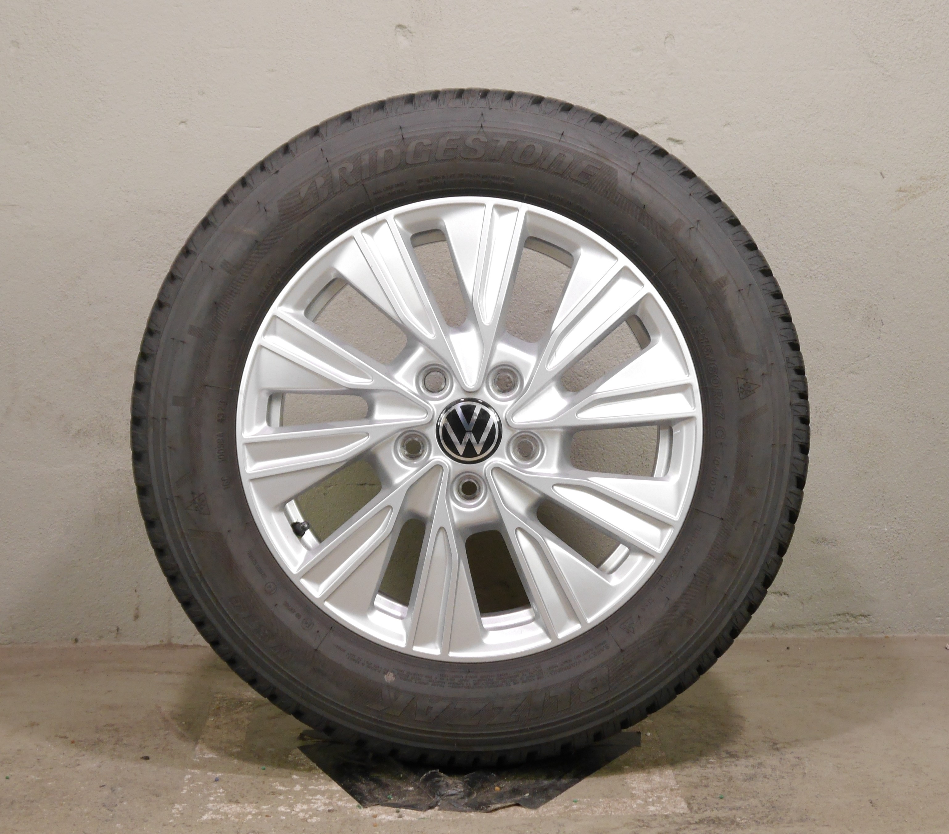 VW T7 Multivan (ST) Aluradsatz – Winter 215/60 R17 104/102H - 7T0601025A