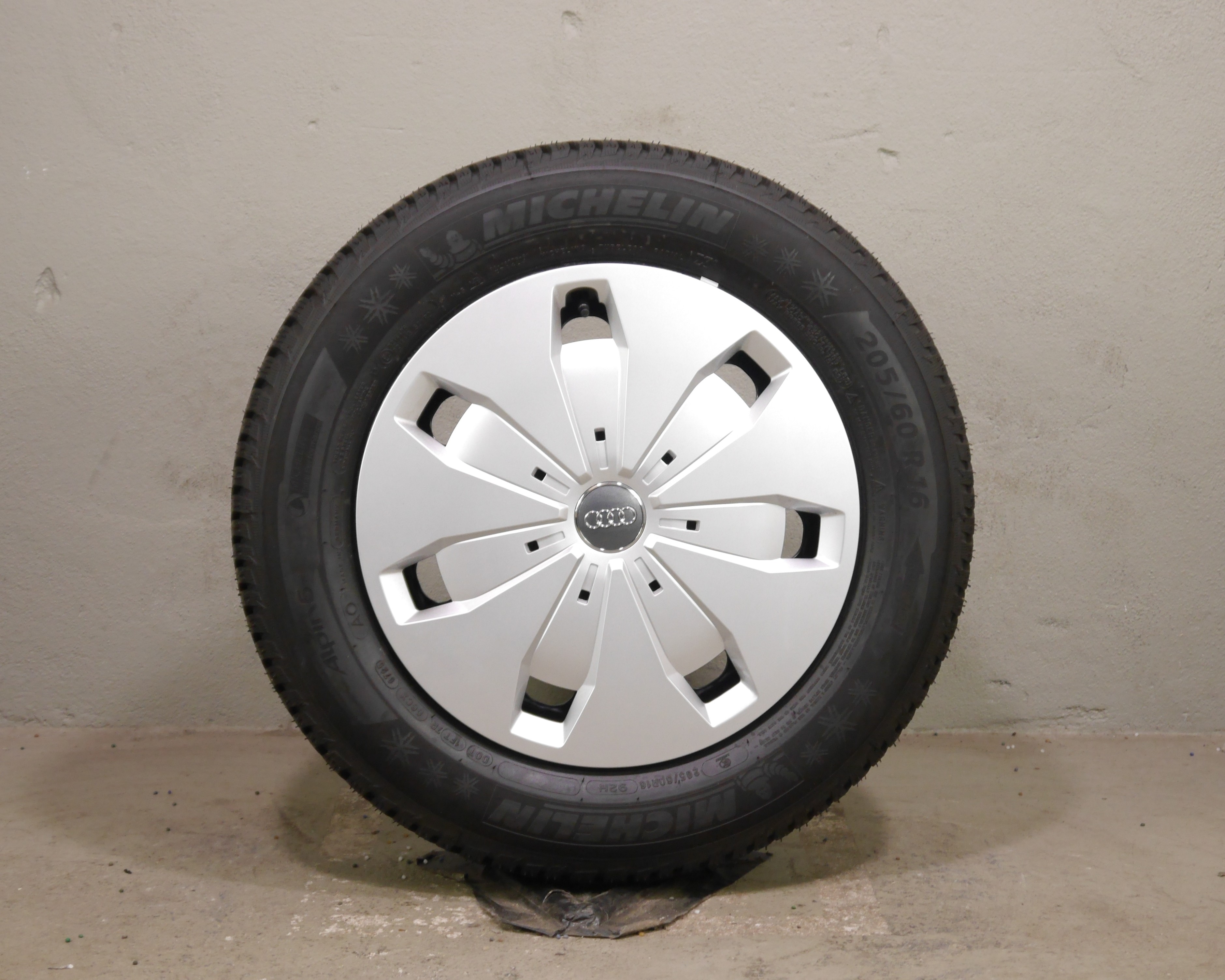 Audi Q2 Stahlradsatz – Winter 205/60 R16 92H – 5Q0601027CJ