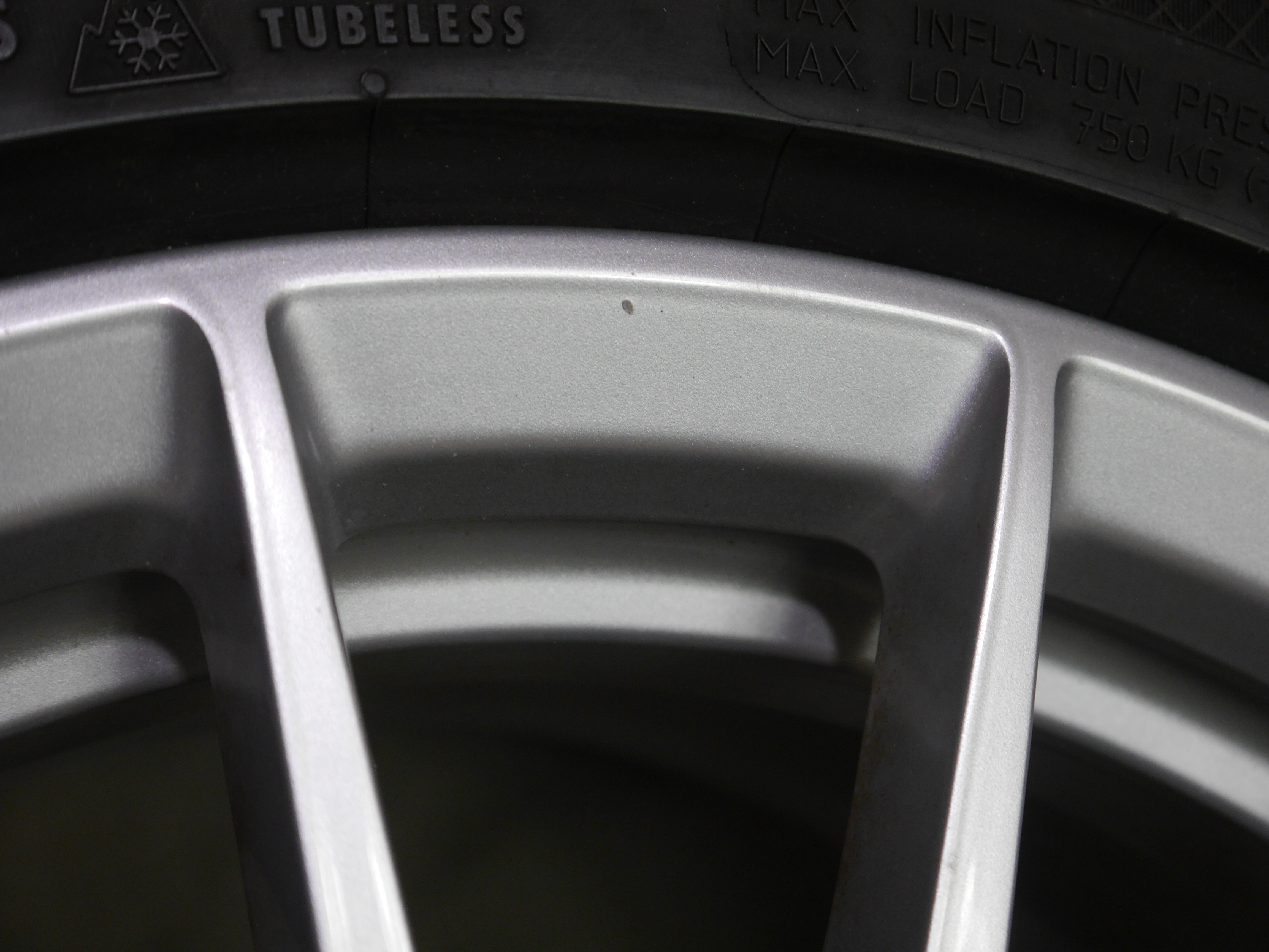 Audi A5  Cabriolet Aluradsatz – Winter 225/50 R17 98H(AO) – 8W0601025AE