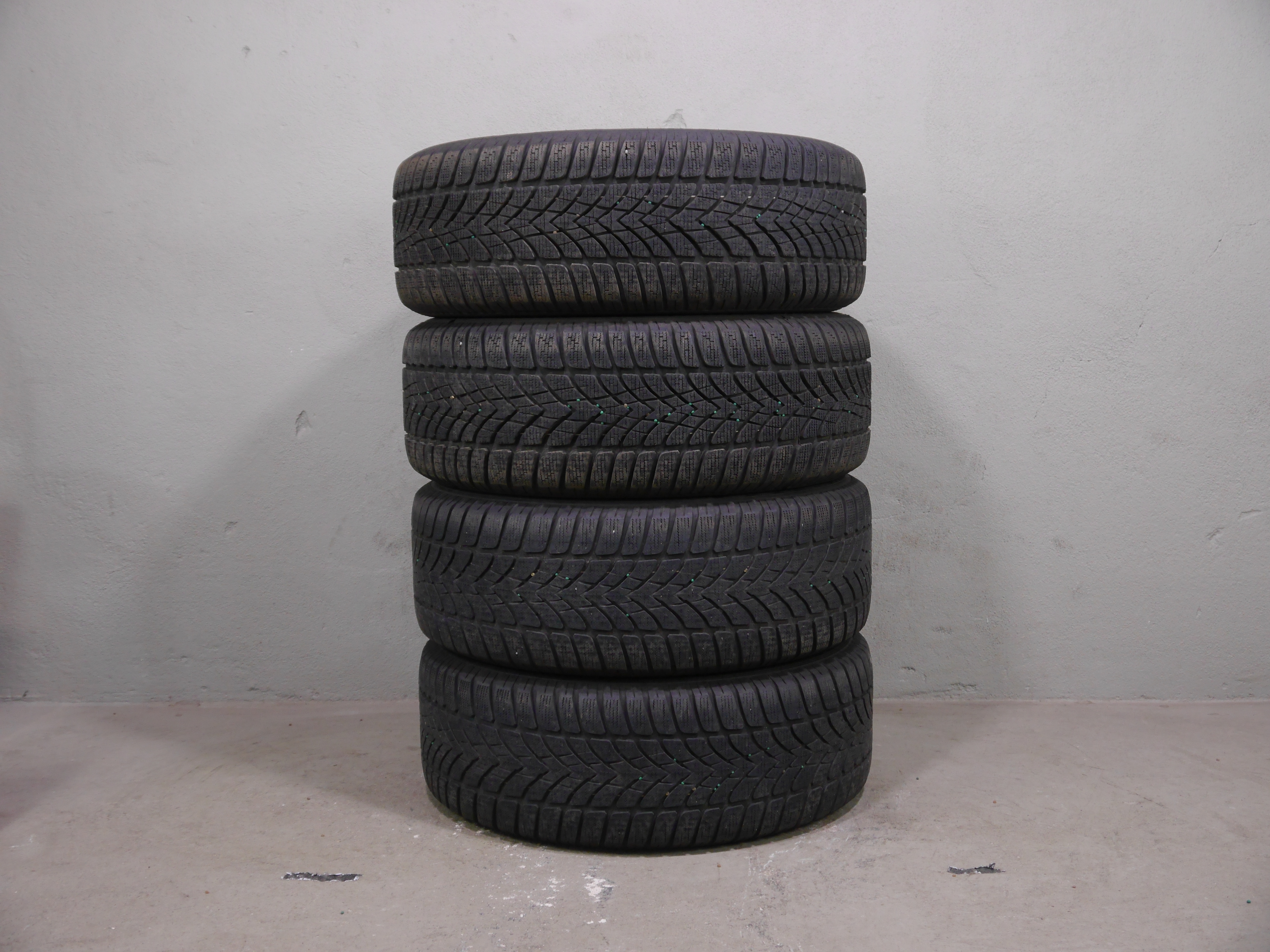 Audi A4 Avant Aluradsatz – Winter 225/50 R17 98H (AO) – 8W0601025P