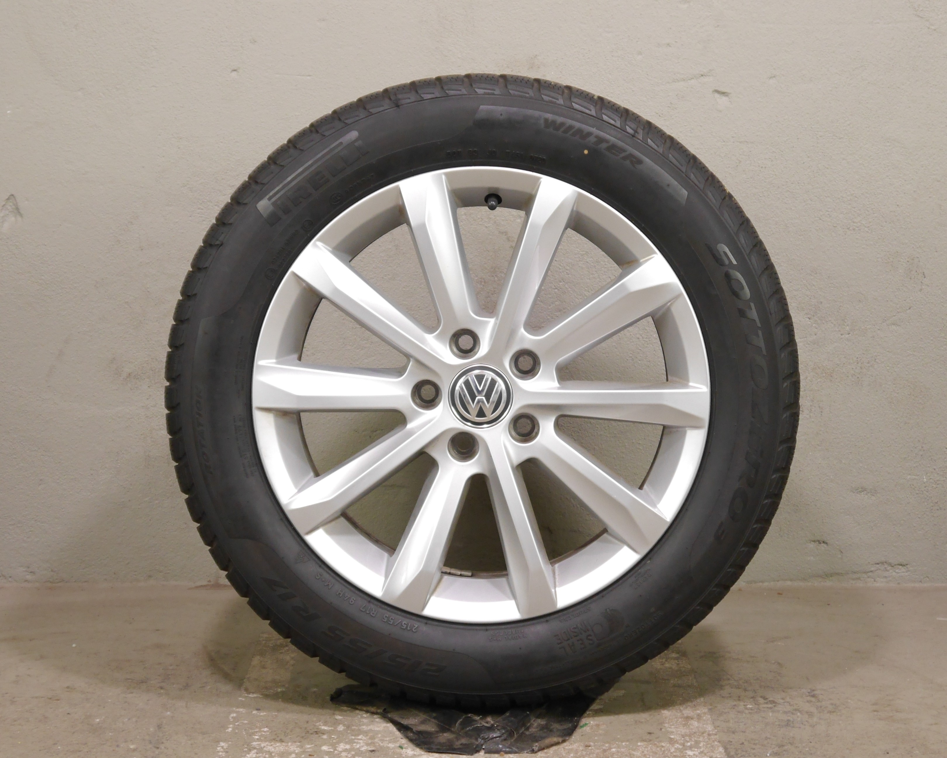 VW Passat B8 Aluradsatz – Winter 215/55 R17 94H – 3G0601025C SEAL