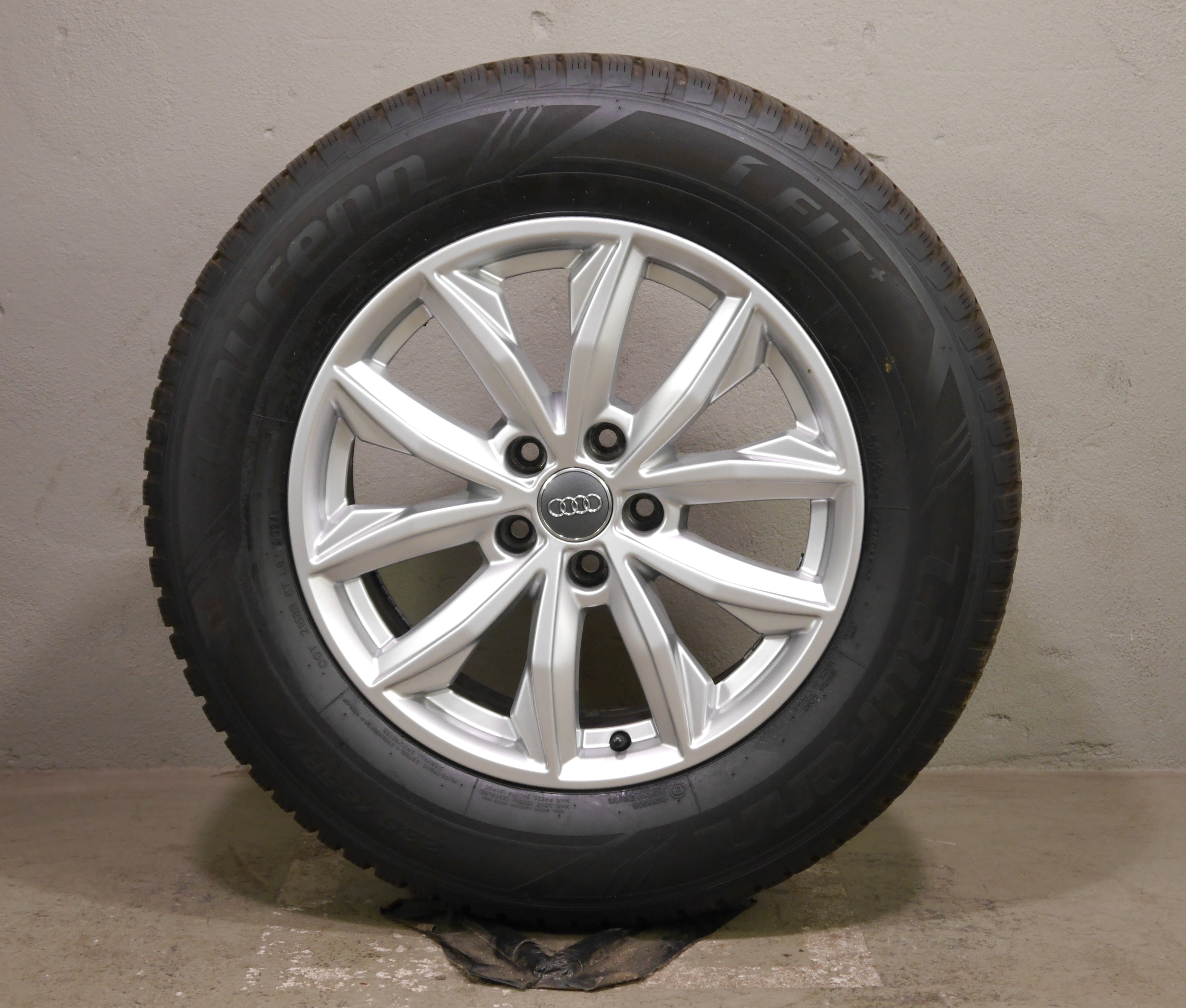 Audi Q5 (FY) Aluradsatz  – Winter 235/65 R17 104H (AO) – 80A601025J