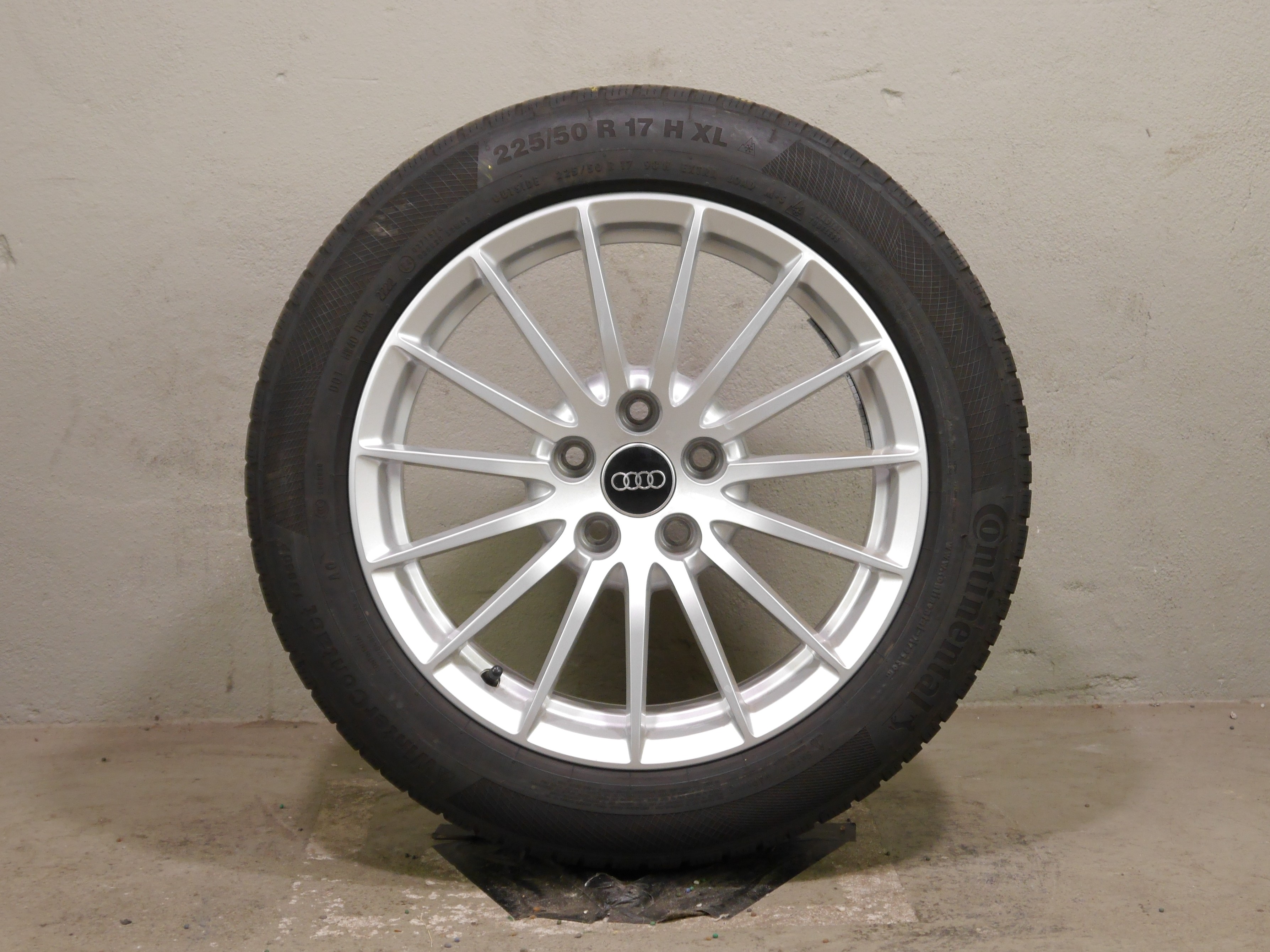 Audi A5  Cabriolet Aluradsatz – Winter 225/50 R17 98H(AO) – 8W0601025AE
