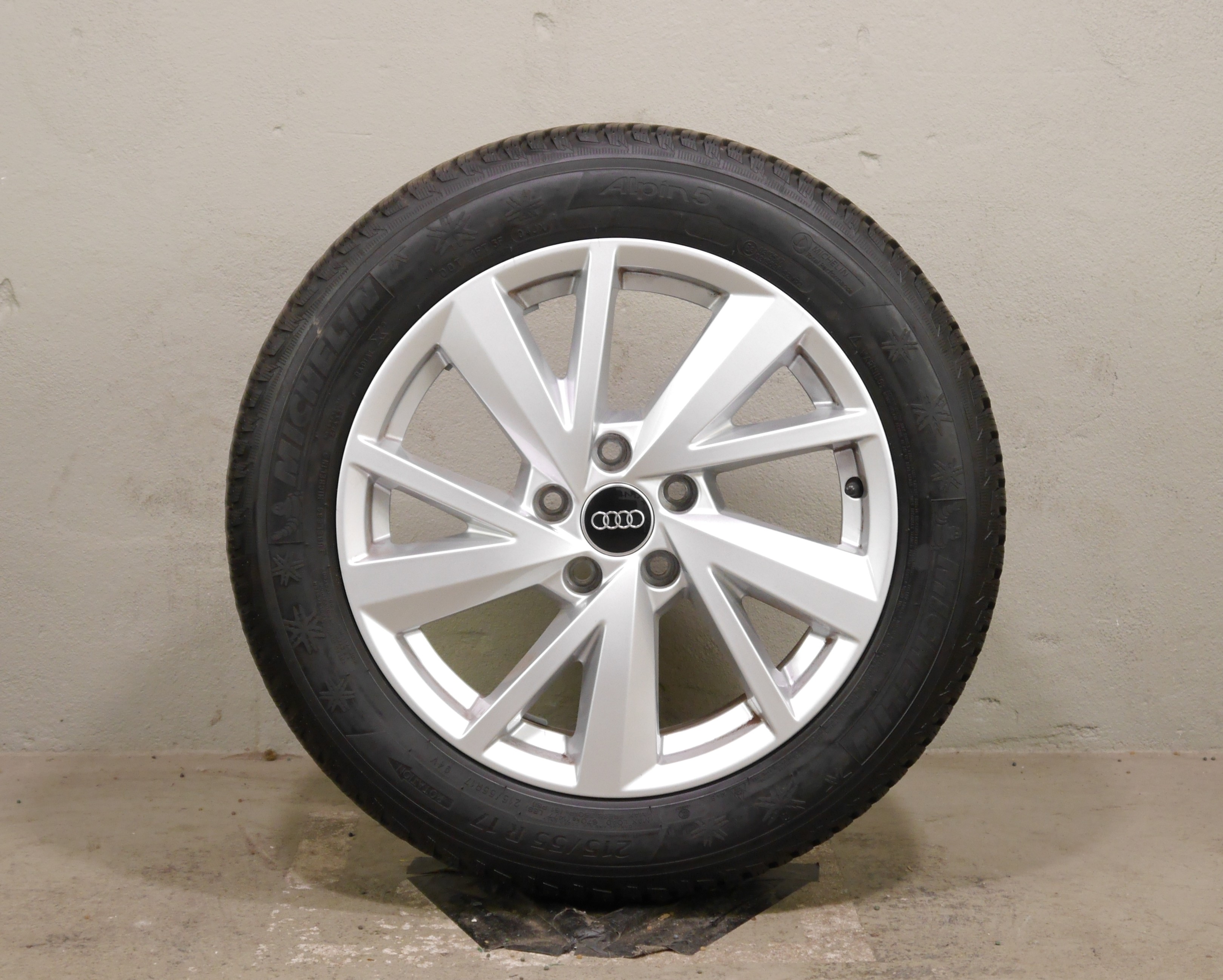 Audi Q2 Aluradsatz – Winter 215/55 R17 94V (AO) – 81A601025C